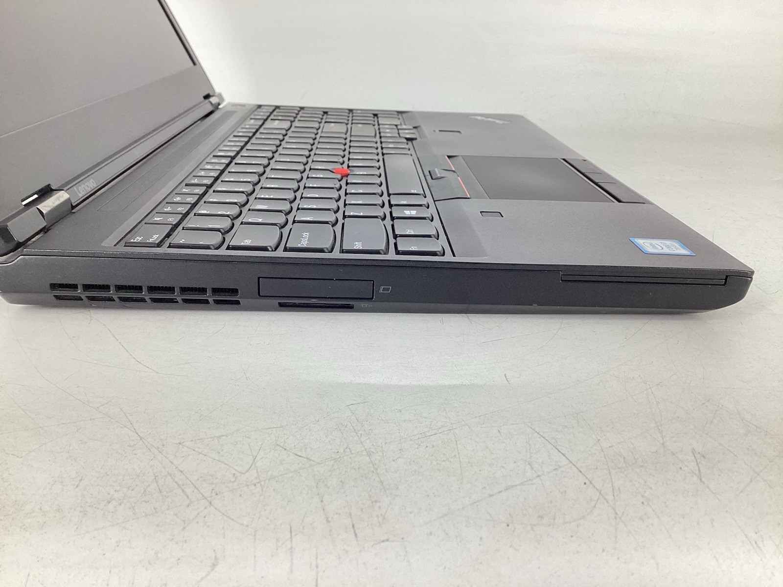 Lenovo ThinkPad P51 15.6″ (i7-7700HQ 2.8GHz Quadro M1200, 32GB, No SSD/OS) No AC