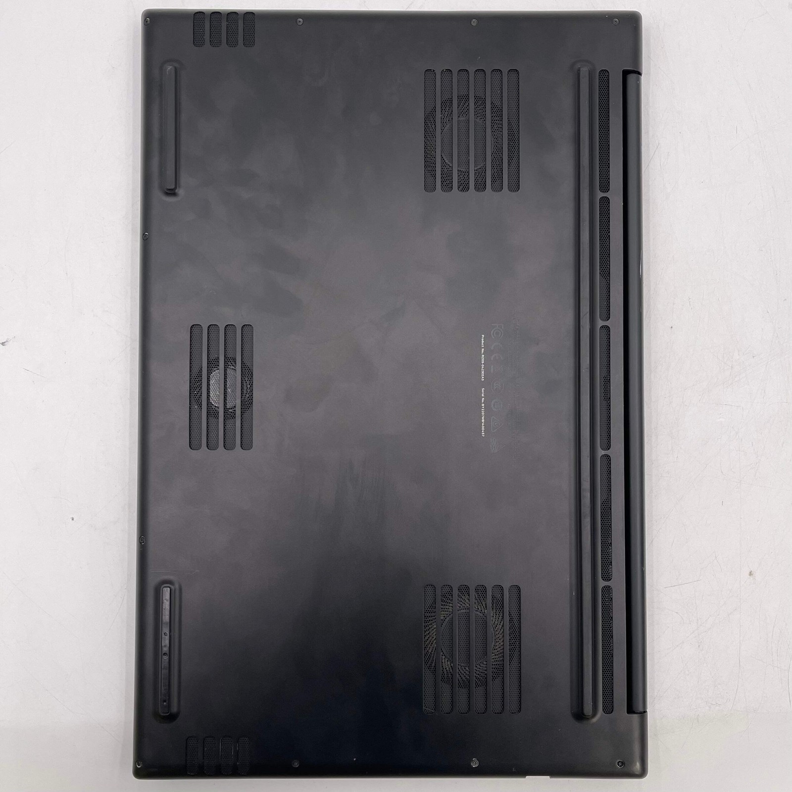 Broken Razer Blade 15 i7-12800H 2.4GHz 16GB 1TB SSD GeForce RTX 3060 Keys Issue