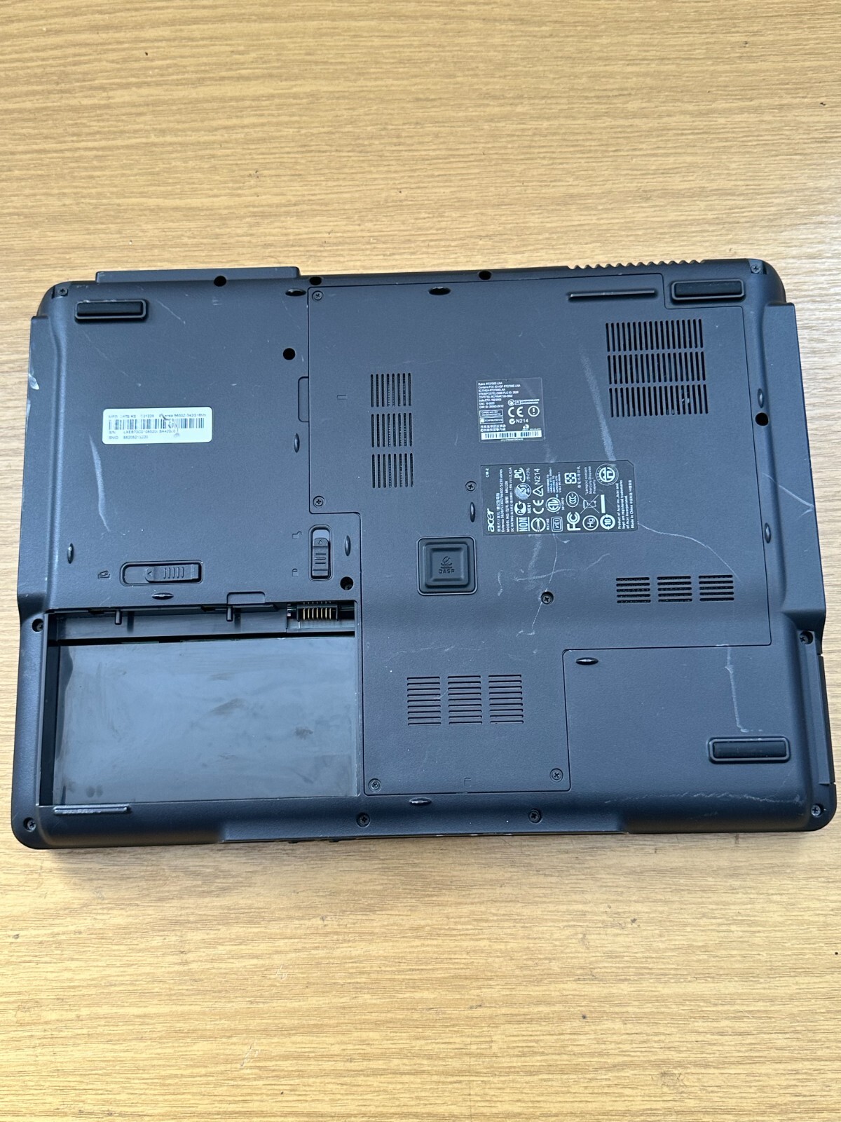 Acer Extensa 5630Z 15.4″ Notebook / Dual Core T3400 / No HDD / 4GB Laptop