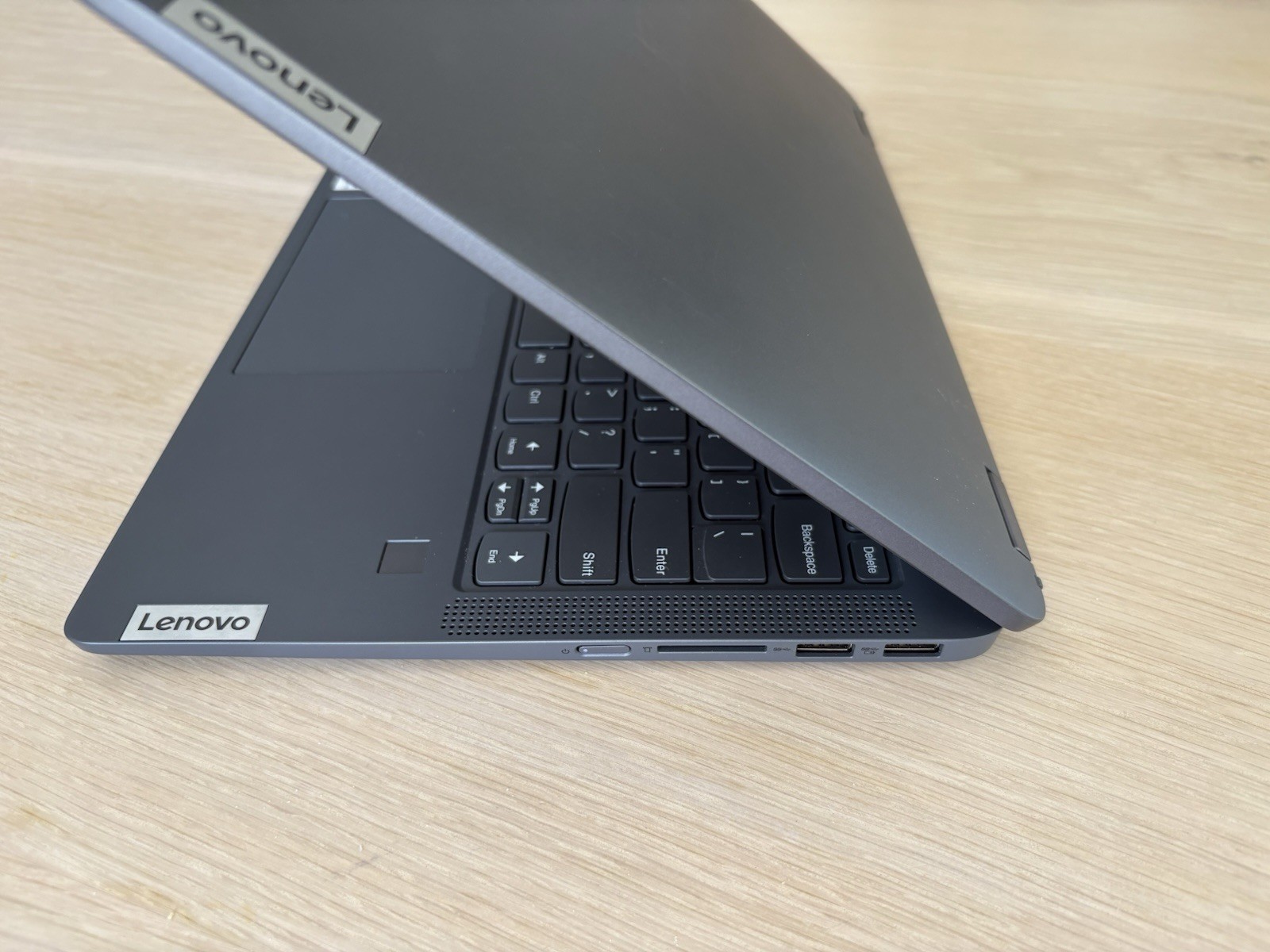 Lenovo IdeaPad Flex 5 14IAU7 14″ (256GB SSD, Intel Core i3-1215U, 1.20GHz,…