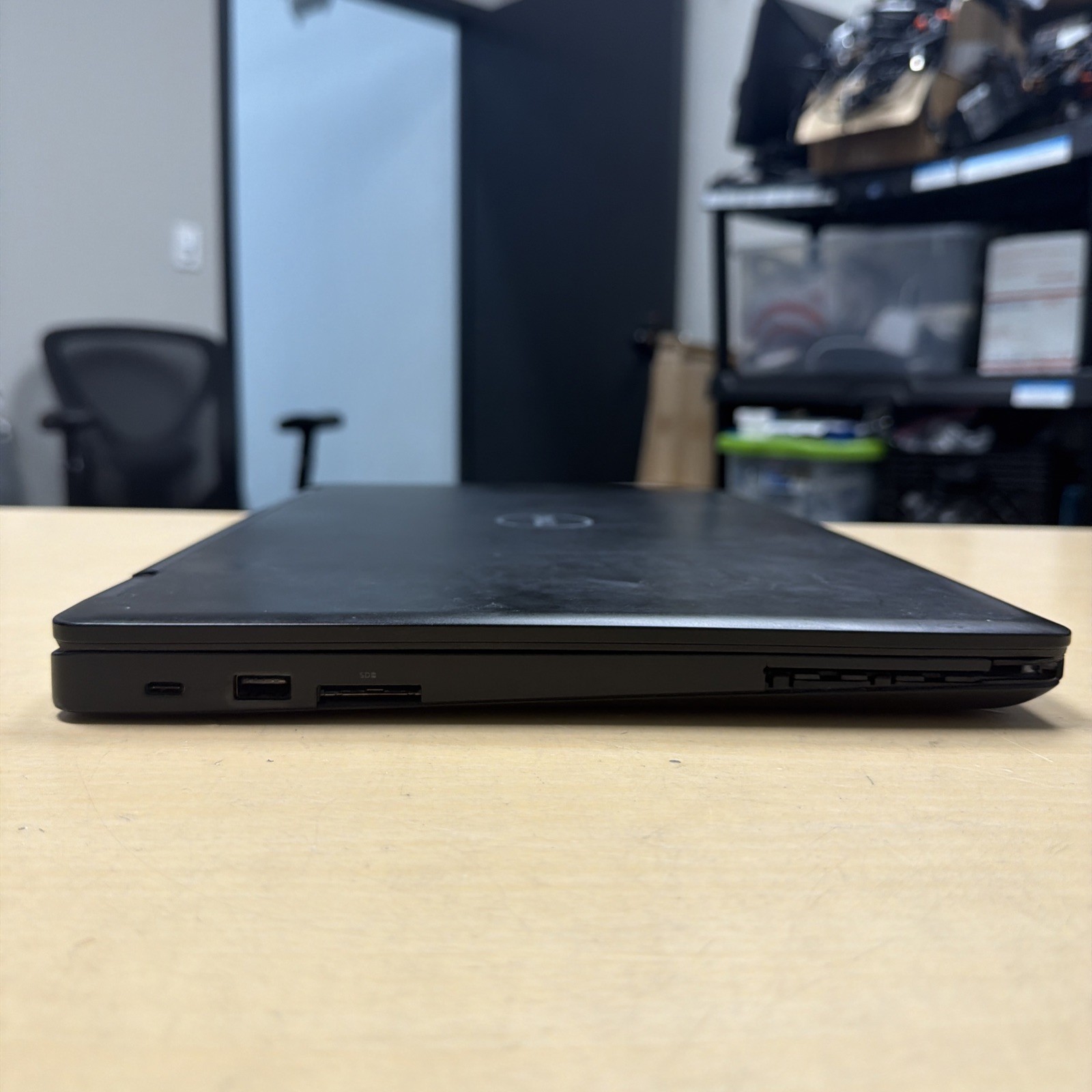 *READ Dell Latitude 5580 15.6″ Laptop Intel i5-7300U 2.60GHz 8GB RAM No HD/OS