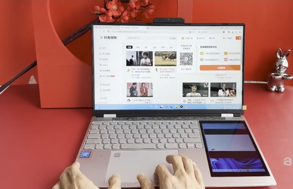 Dual Touchscreen Laptop 15.6 Inch+7 Inch 32G DDR4 2TB SSD Fingerprint Unlock