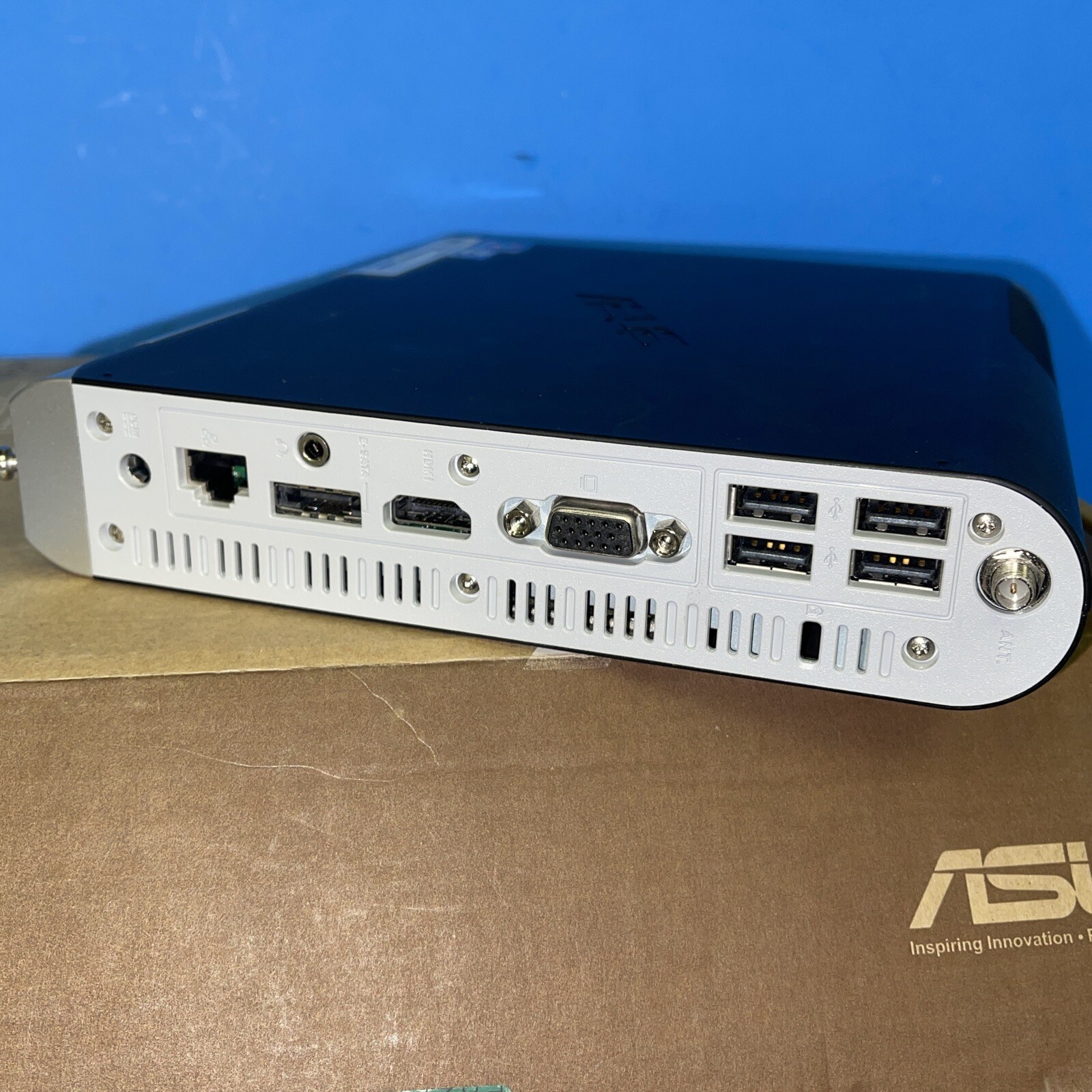 ASUS Eee BOX PC EB1503 WIN 7 INTEL ATOM