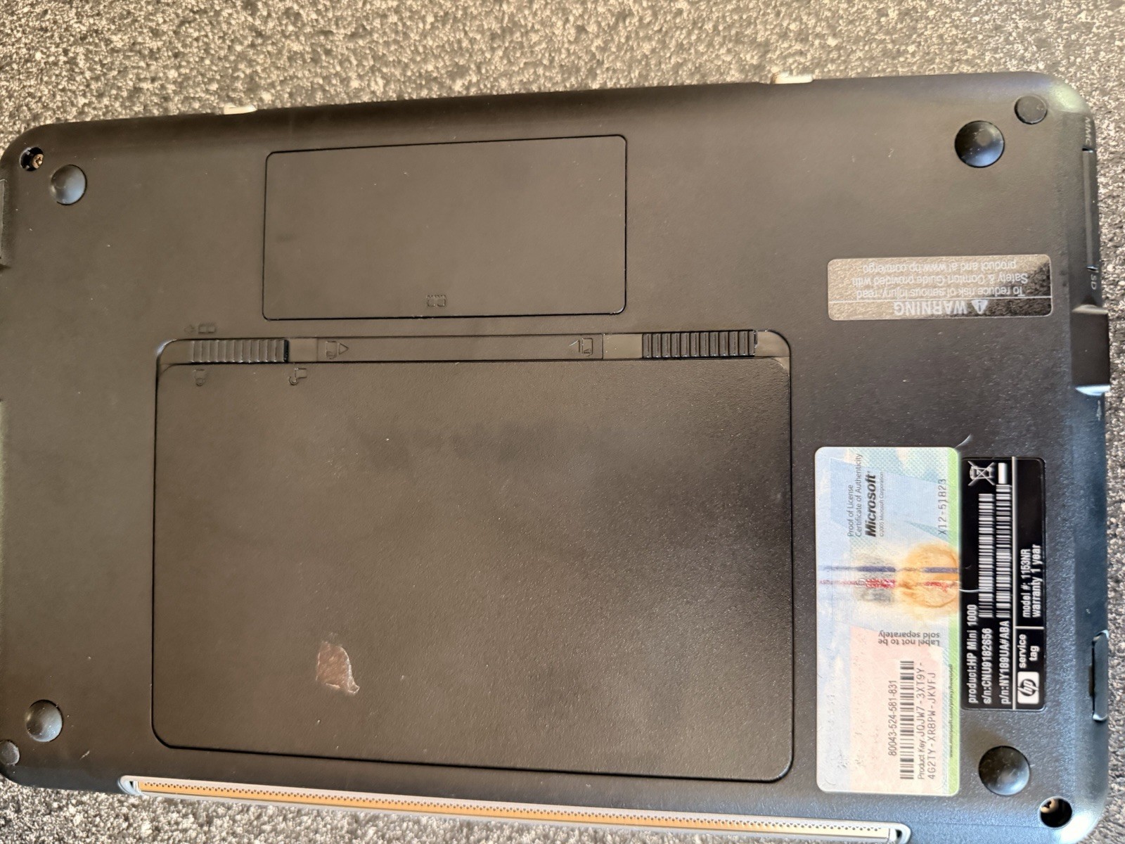 10.1” HP MINI 1000 NOTEBOOK INTEL ATOM 1.6GHz, 2GB, 75GB HD WIN 7 PRO W/CHARGER