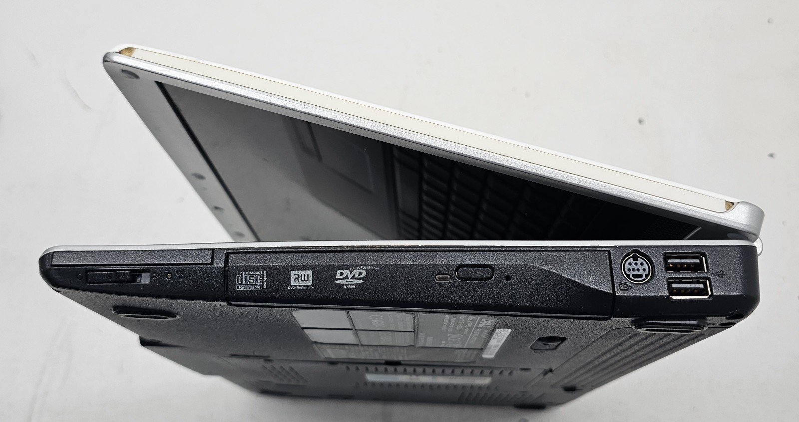 Dell Inspiron 1525 Laptop Intel Core 2 Duo 1.5GB Ram NO HD/OS (FL)