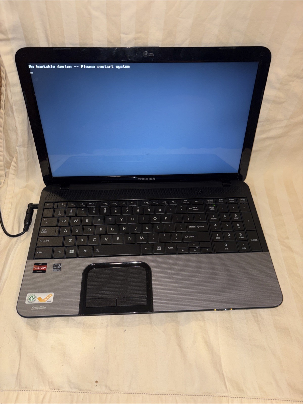 toshiba Satellite c855d-s5116 15.6″ Notebook AMD A6-4400M 2.70 GHz, 4 GB NO HD