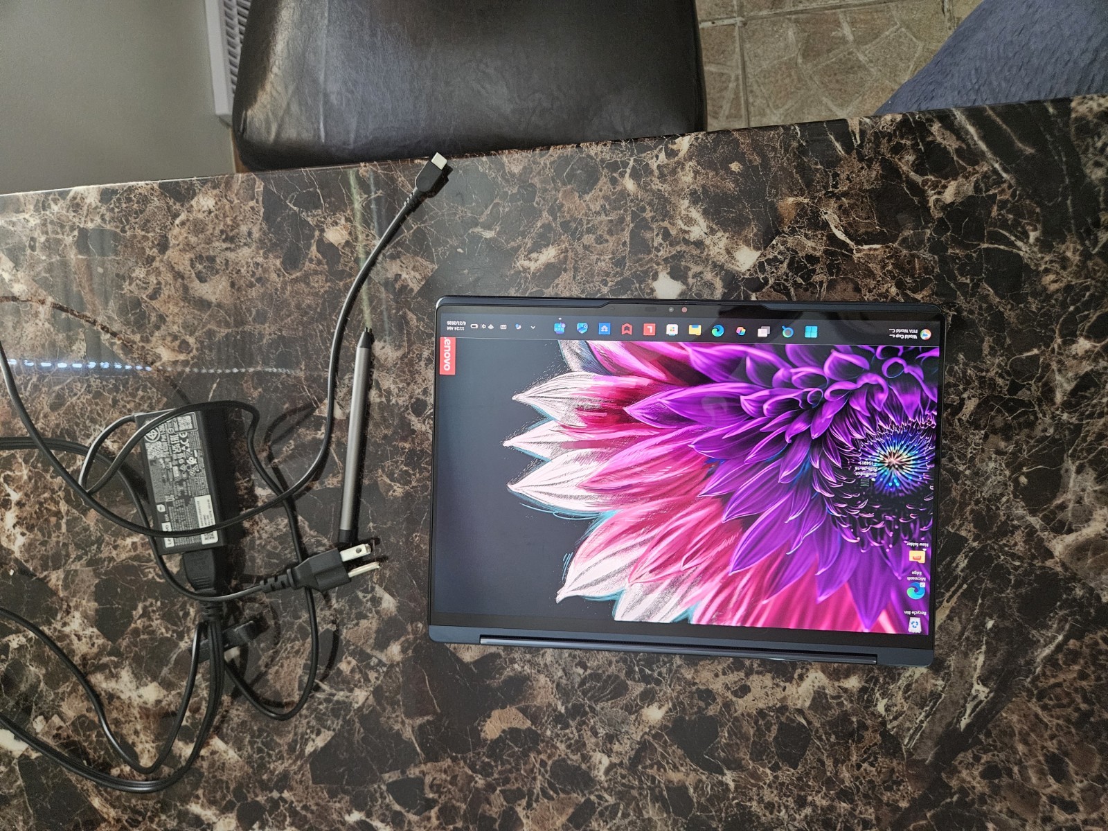 Lenovo Yoga 9i 2-in-1 14-inch 2.8K OLED
