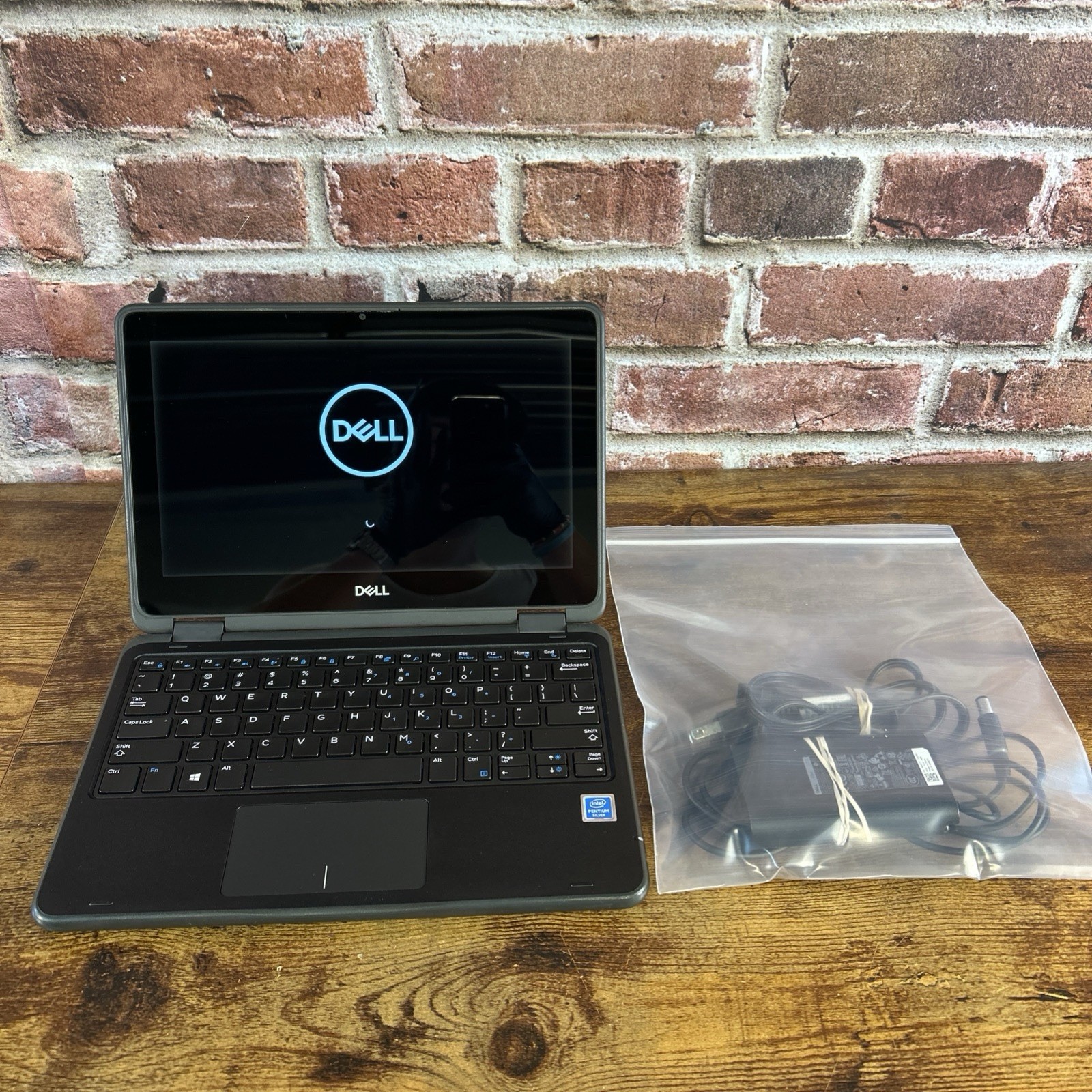 Dell Latitude 3190 2-in-1 11.6″ Celeron N4100 4GB DDR4 128GB SSD Windows 11 Home