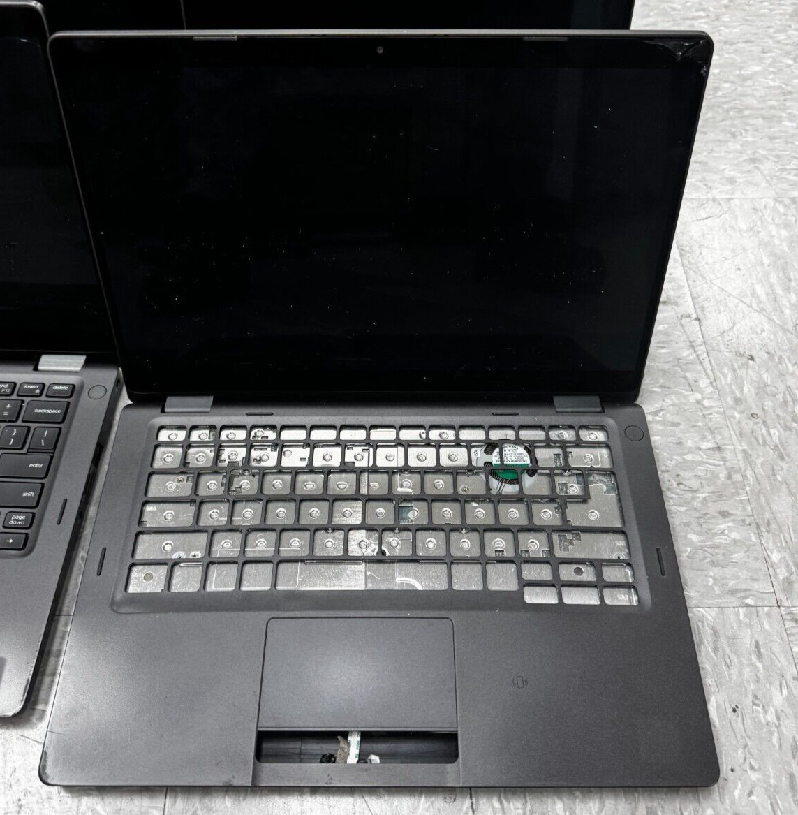 Lot of 12 X 5300 2-in-1 Core i7 8th Gen (Good motherboard and Damaged Screens)