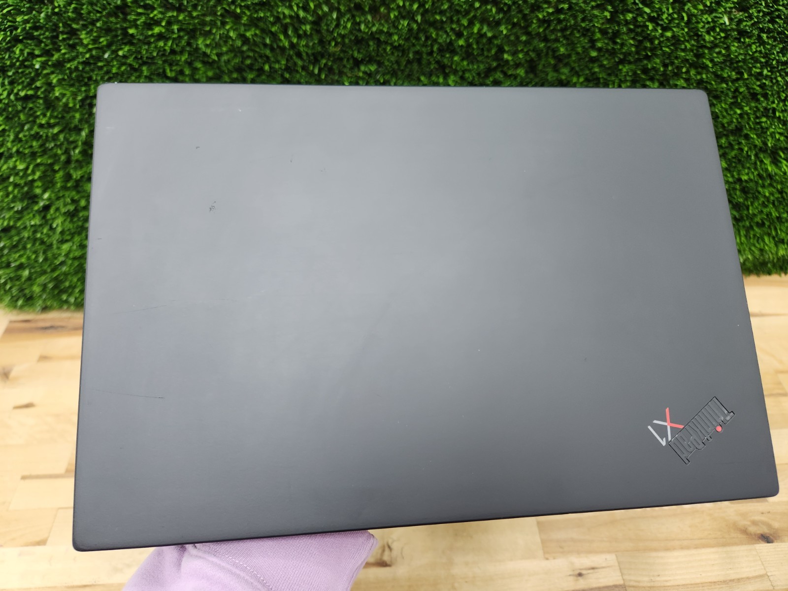 Lenovo ThinkPad X1 Carbon Gen 8 14″ QHD i7-10610U 16GB 256GB SSD Windows 11 Pro~