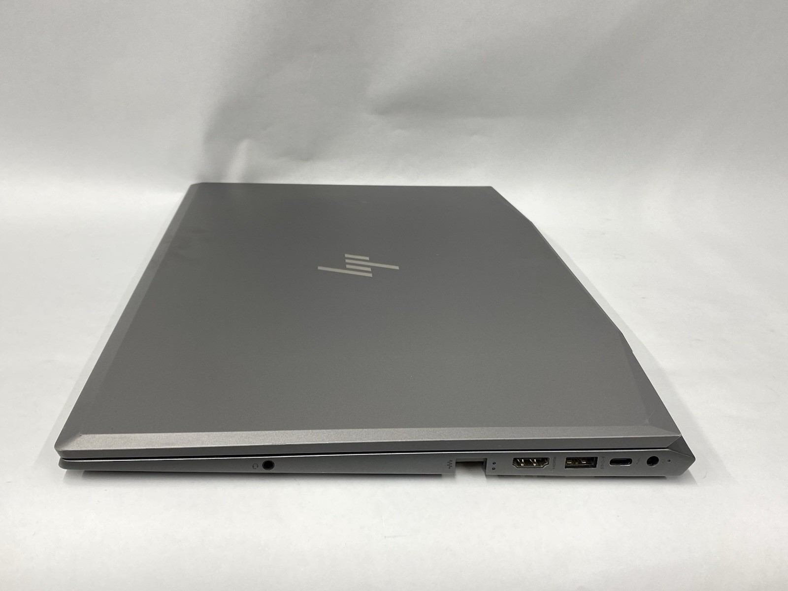 HP Zbook 15v G5 – Touch FHD – i7-8750H – No RAM/SSD/OS – READ