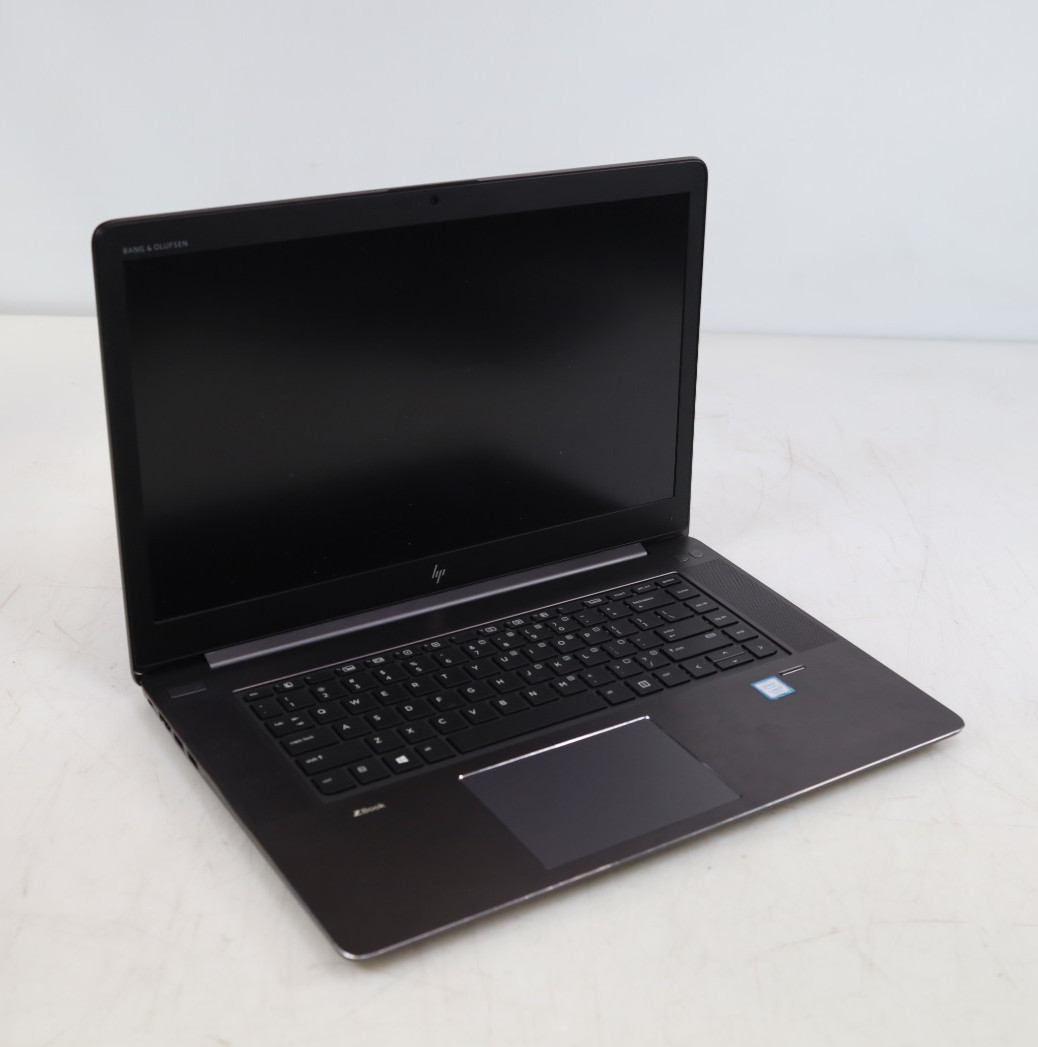 HP ZBook Studio G4 15.3″ Intel i7-7700HQ 8GB DDR4 256GB SSD No COA OS
