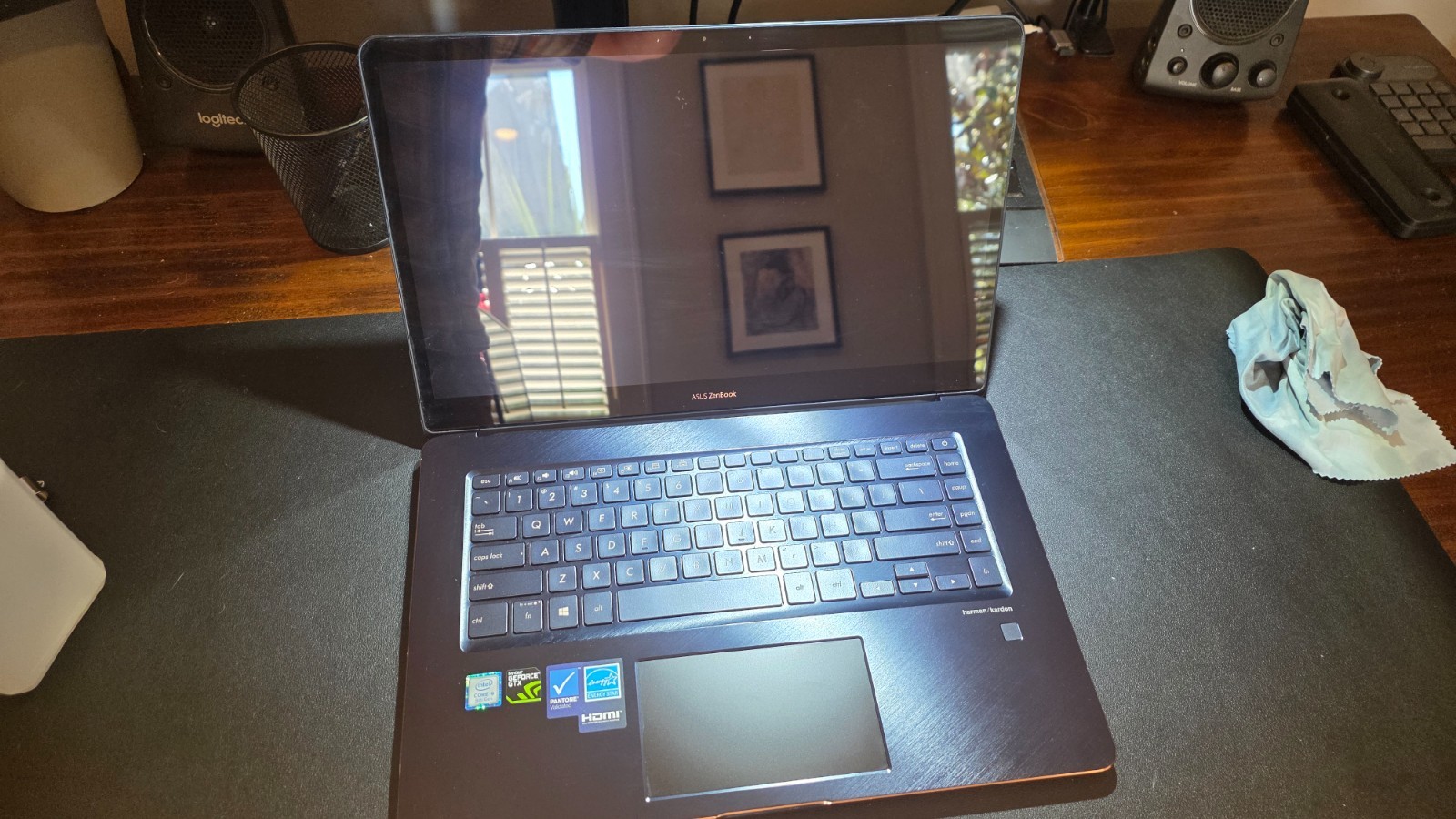 ASUS Zenbook Pro 15 UX580GE i9-8950HK 2TB Disk 16GB RAM Fingerprint + Screenpad