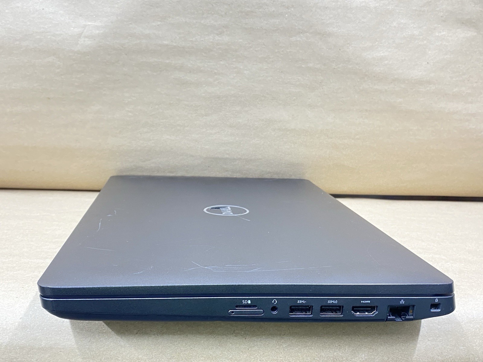 Dell Precision 3541 – 15.5″ FHD – i7-9850H – 8GB – 256GB SSD – Win 11 Pro READ