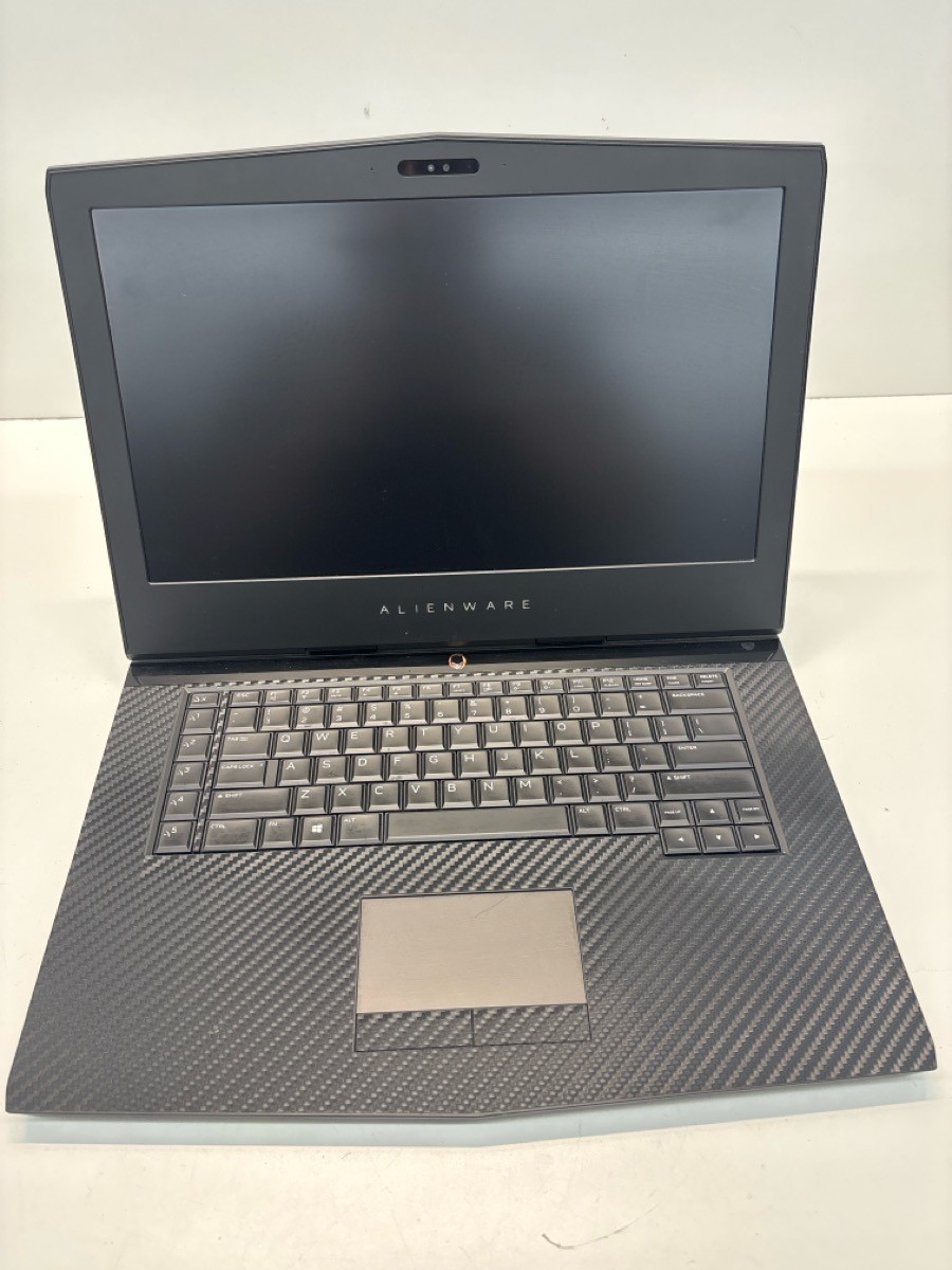 ALIENWARE LAPTOP P69F PRE-OWNED (P23017363)