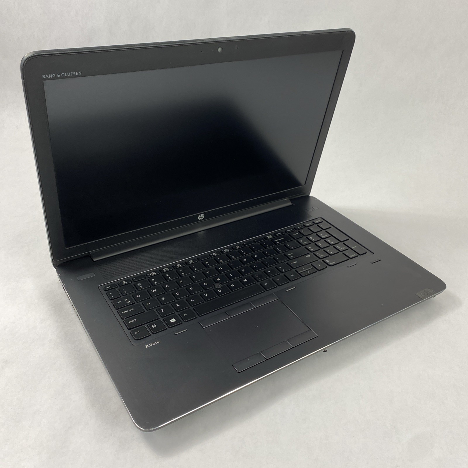 HP ZBook 17 G3 Xeon E3 1535M v5 2.90 GHz 16 GB RAM 17.3″ No Battery No HDD No OS
