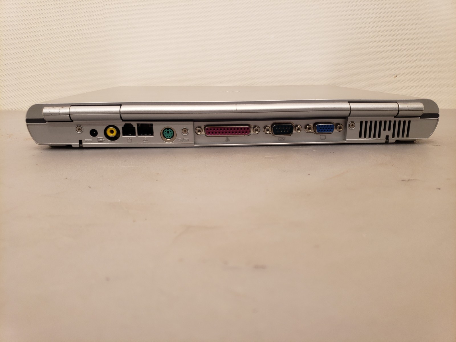 Gateway 450SX4 15″ Laptop Pentium 4 1.6GHz 512MB RAM 60GB HDD, Windows XP **READ
