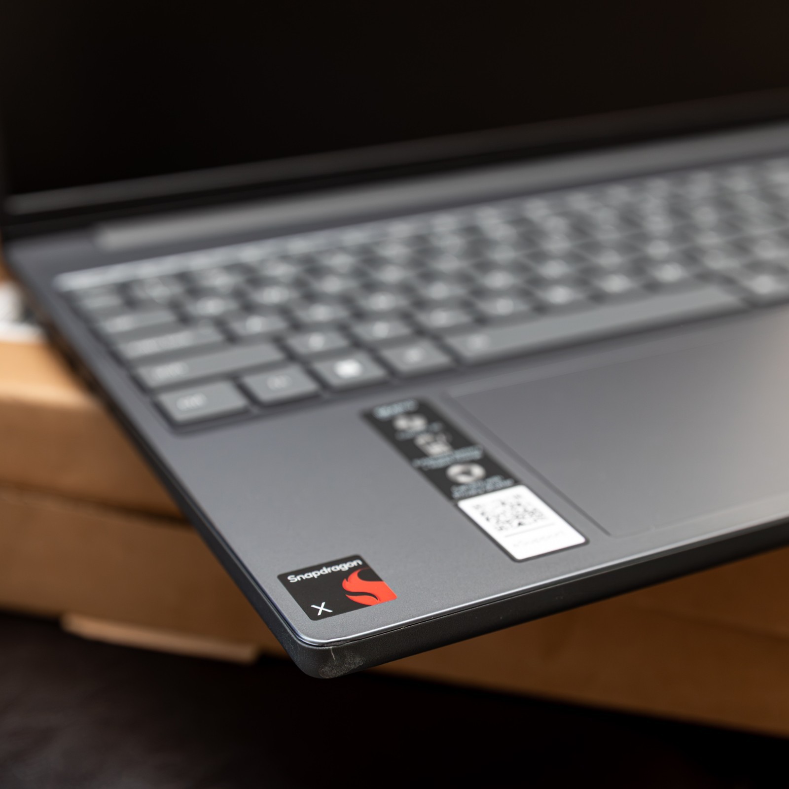 Lenovo IdeaPad Slim 3x 15.6″ Snapdragon X 16GB 512GB SSD Win11 Gray