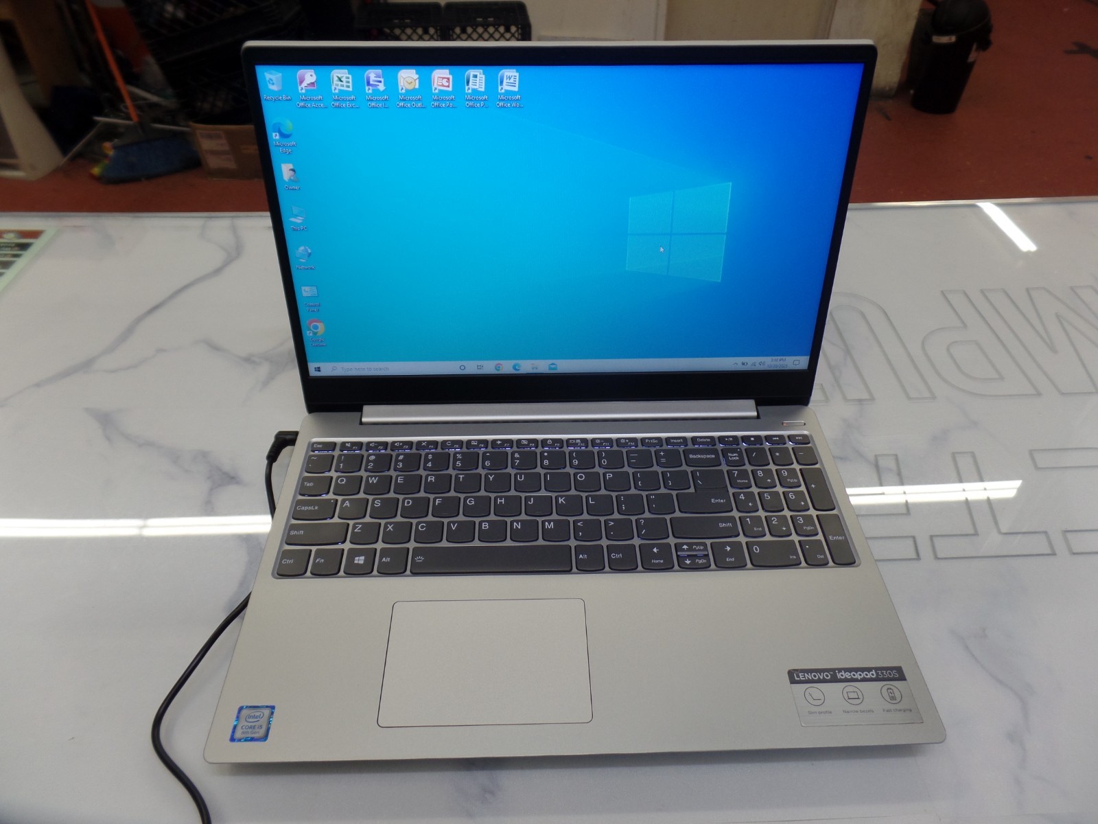 Lenovo IdeaPad 330S-15IKB 81F5 128GB SSD 8GB i5-8250U Win10 Backlit KB Laptop