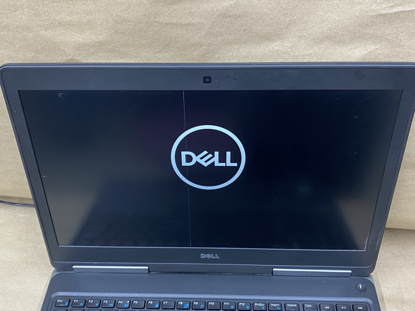 Dell Precision 7520 – 3840×2160 – E3-1575M – 8GB – 256GB SSD – Win 10 Pro READ