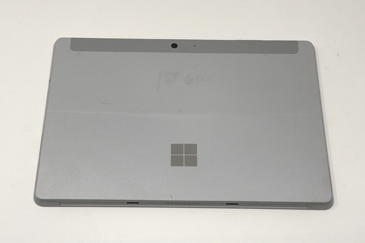 Microsoft Surface Go – 64GB – 4GB RAM Intel 4415Y 1824 Good