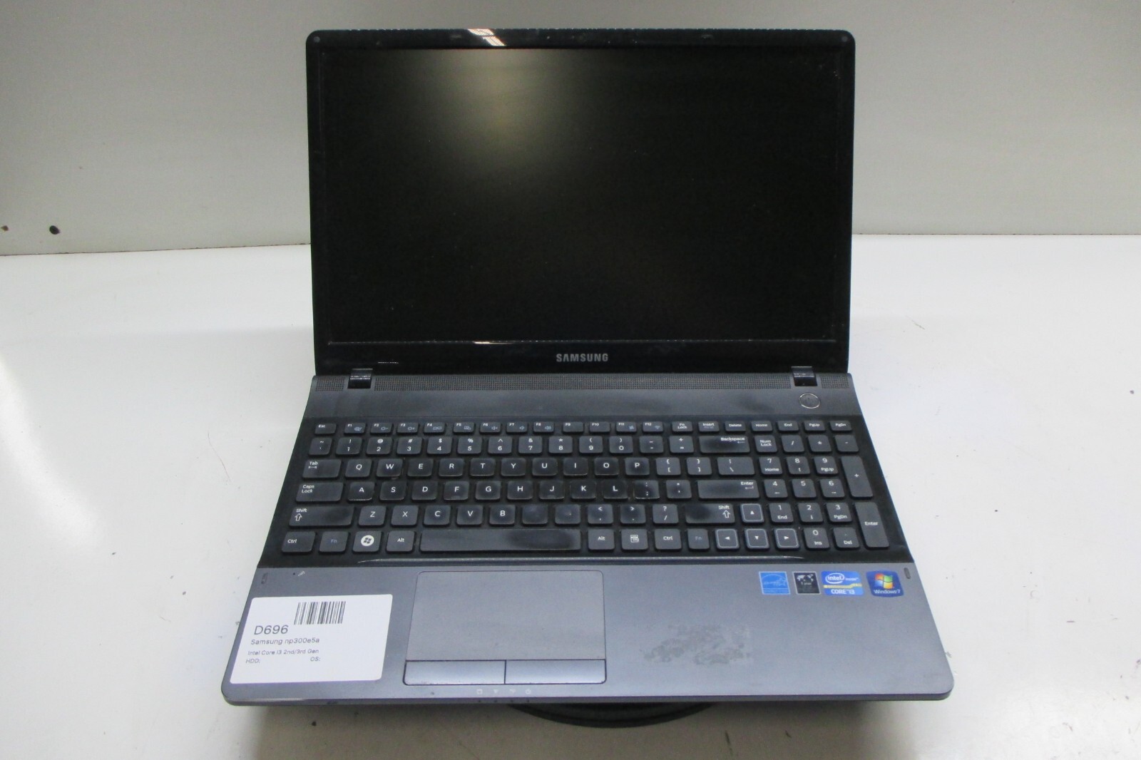 Samsung NP300E5A Laptop Intel Core i3 2nd/3rd Gen. – Parts/Repair – No Video