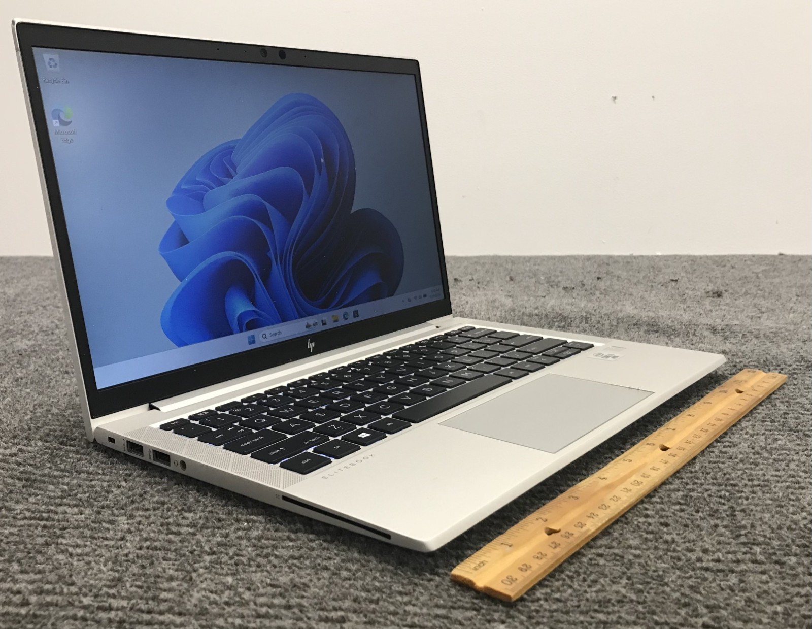 HP EliteBook 830 G7 13.3″ Laptop i5-10310U 8GB RAM 256GB NVMe