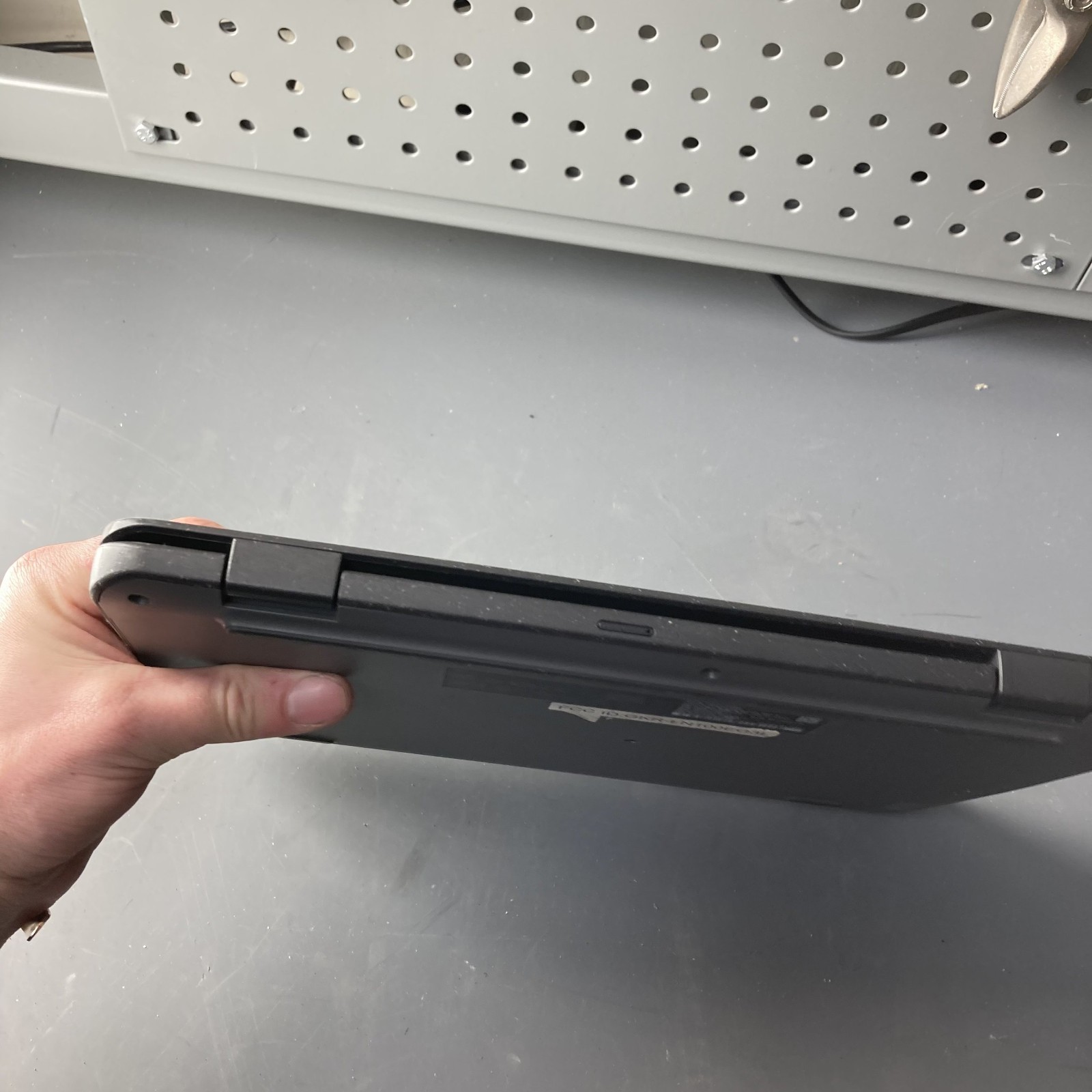 Lenovo 100e Chromebook Gen 3-AMD 3015ce-4GB Ram 32GB SSD Chrome OS