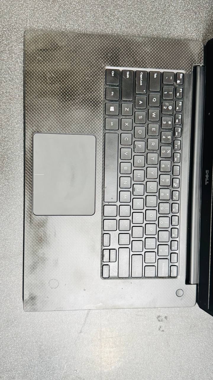 Dell XPS 15 16″ Core i5-7300HQ 2.5GHz 16GB RAM 512GB SSD