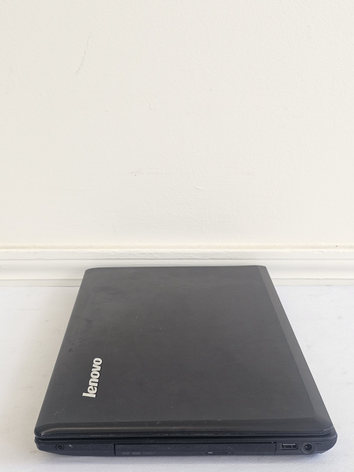 Lenovo G585 Laptop – AMD E-300 – 4GB RAM – 160GB HDD – NO BATTERY – Windows 10