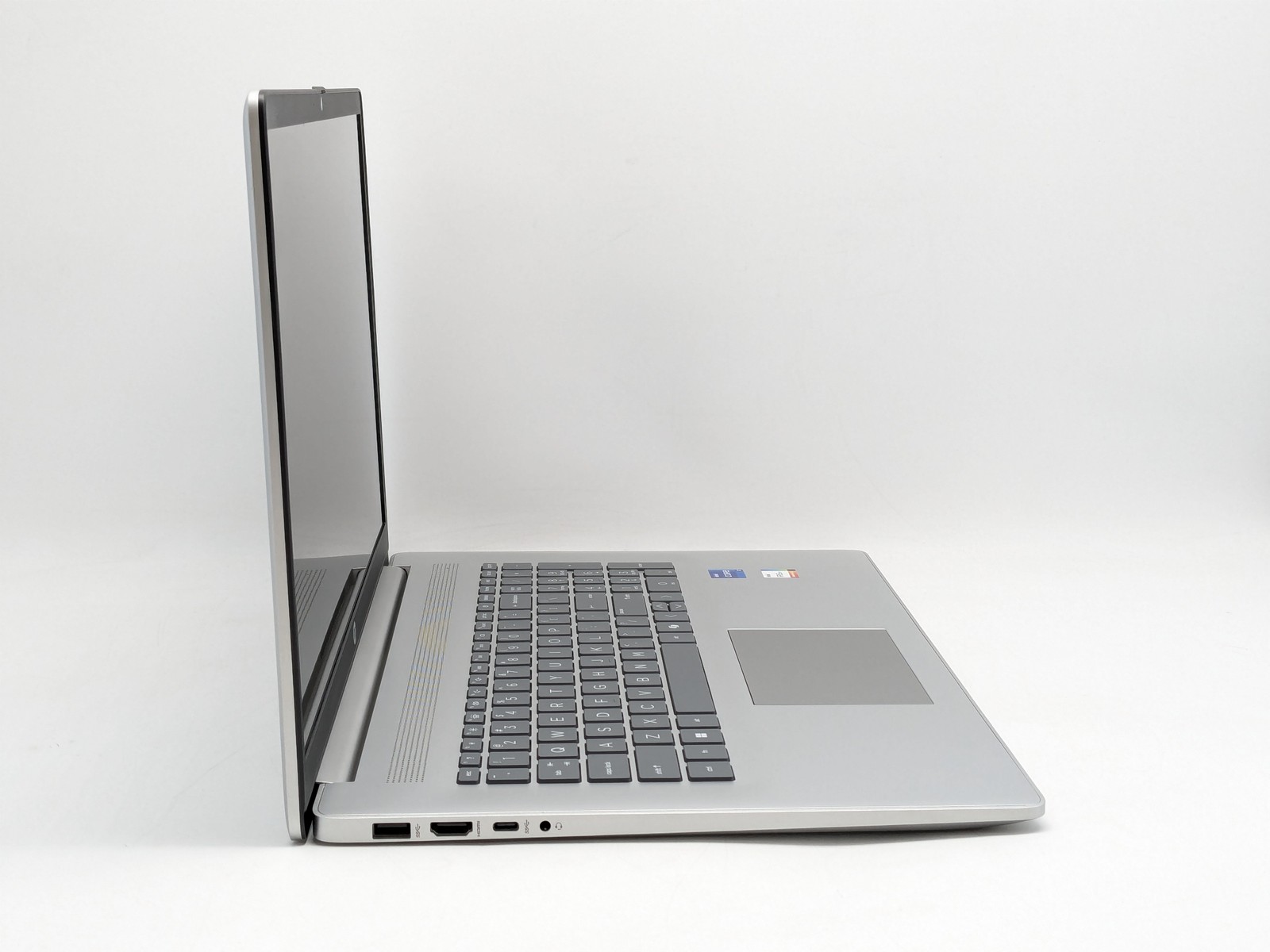 HP Laptop 17-cn3577nr 17.3″ i7-1355U 32GB DDR4 1TB SSD Windows 11 Home