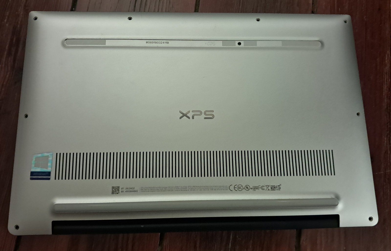 Dell XPS 13 9370 13.3″ UHD Touch Laptop i7-8550U 16GB RAM – SSD Not Included!