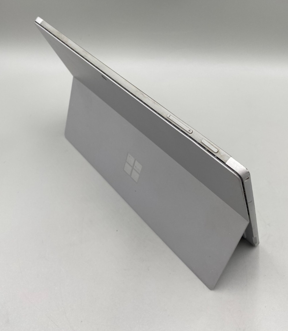 Microsoft Surface Pro 5 tablet 1796 i5-7300U 256GB SSD 8GB DDR3 Silver Fair/See
