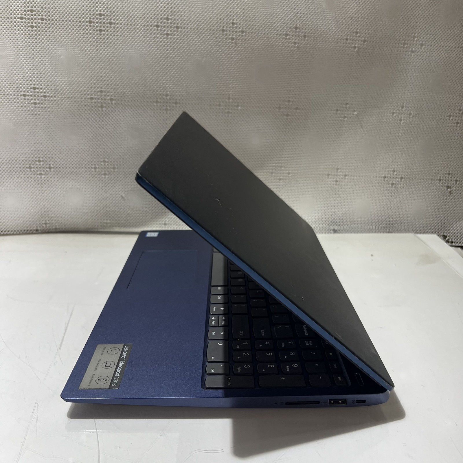LENOVO IDEAPAD 330S i3-8130U@2.20GHz 12GB RAM 256GB NVMe Win-10H