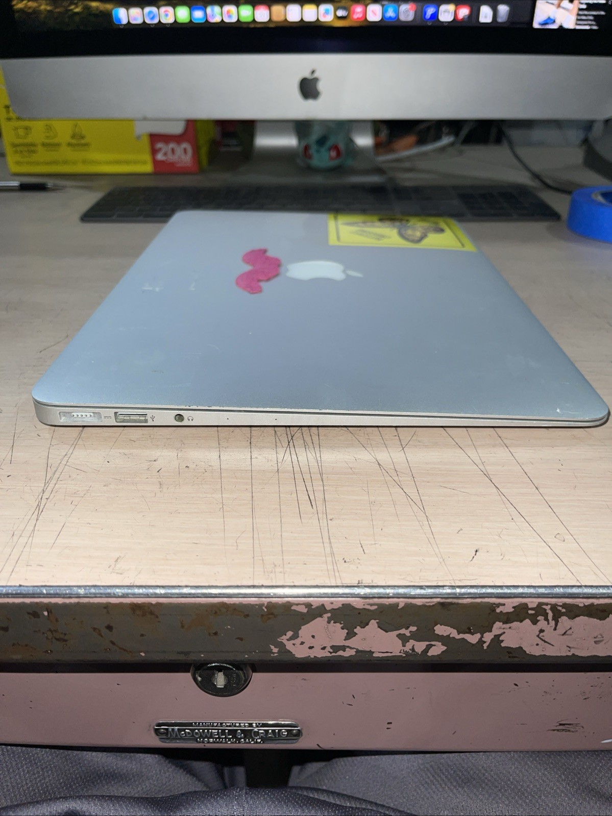 MacBook Air Core 1.3 GHZ 13″ MID 2013 i5-4250U 4GB RAM NO HD