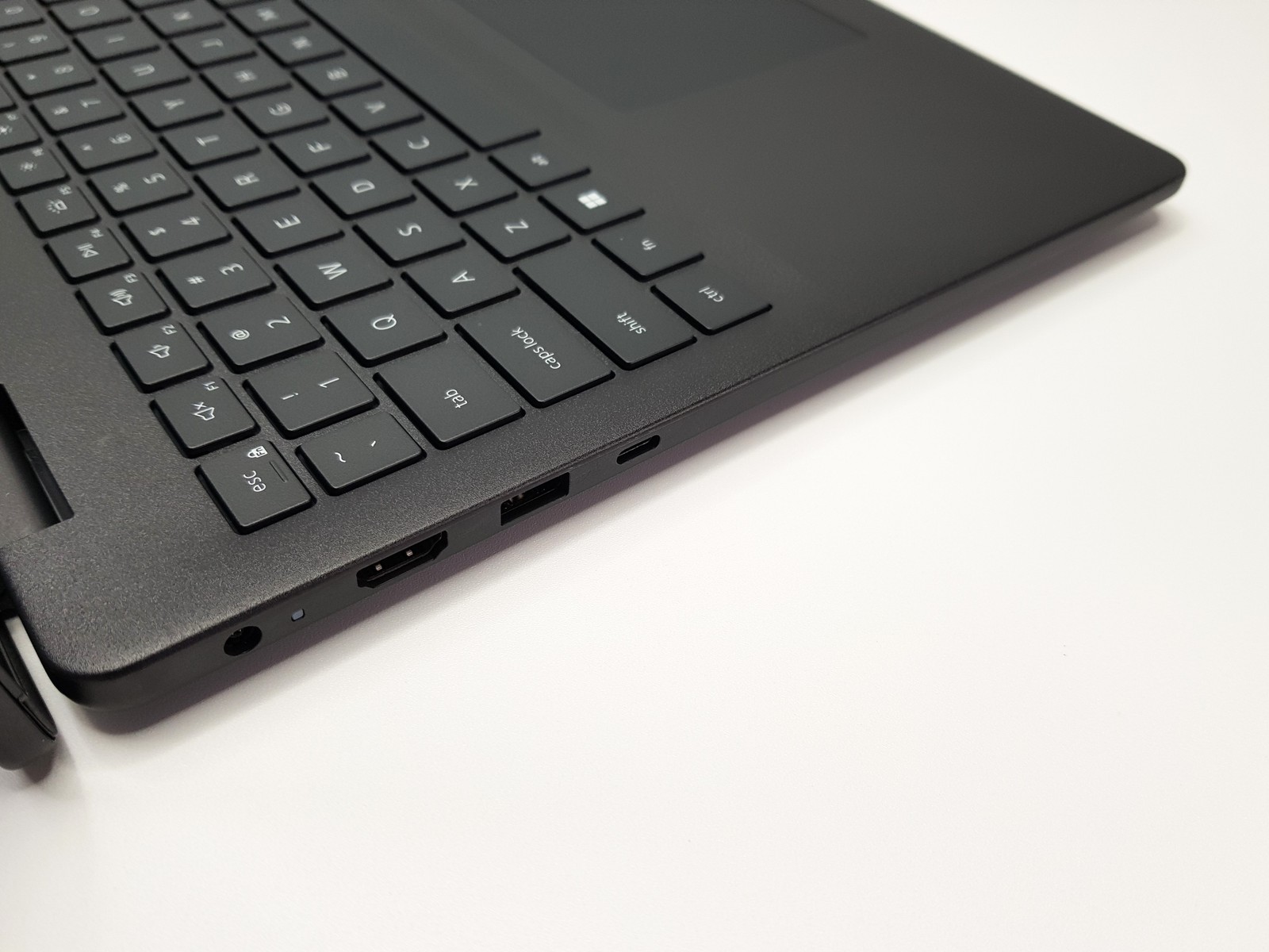 Dell 16 DC16250 Core 7 150U 16GB RAM 1TB SSD Windows 11 Touchscreen Wrty