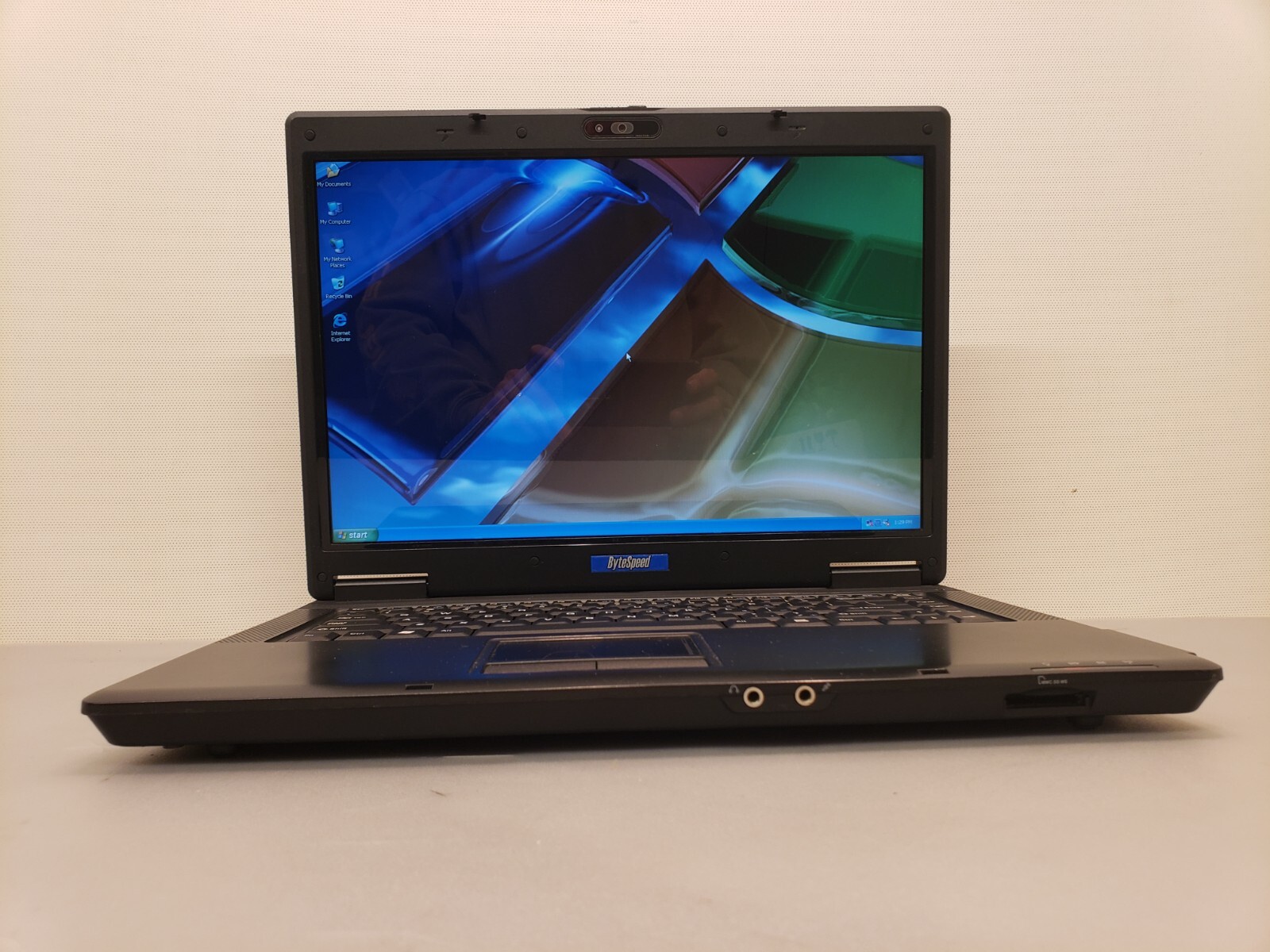ByteSpeed Laptop Z96Fm 1.66GHz 2GB RAM 100GB 15.6″ Wide Glossy WinXP – Clean