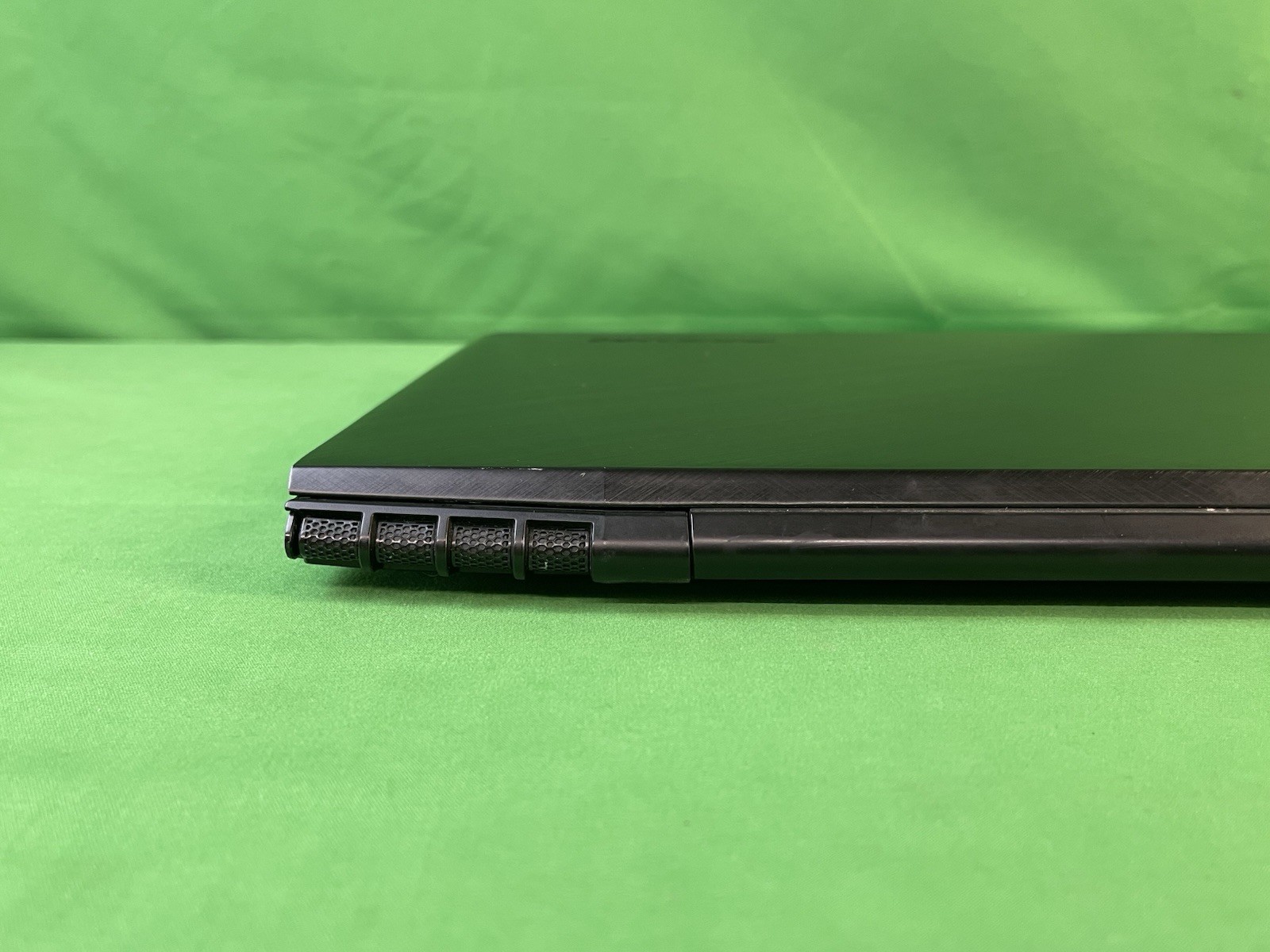 Lenovo Y50 Touch 15.6″ FHD Gaming Laptop i7-4720HQ 8GB RAM, 1TB, GTX 960M Win 10