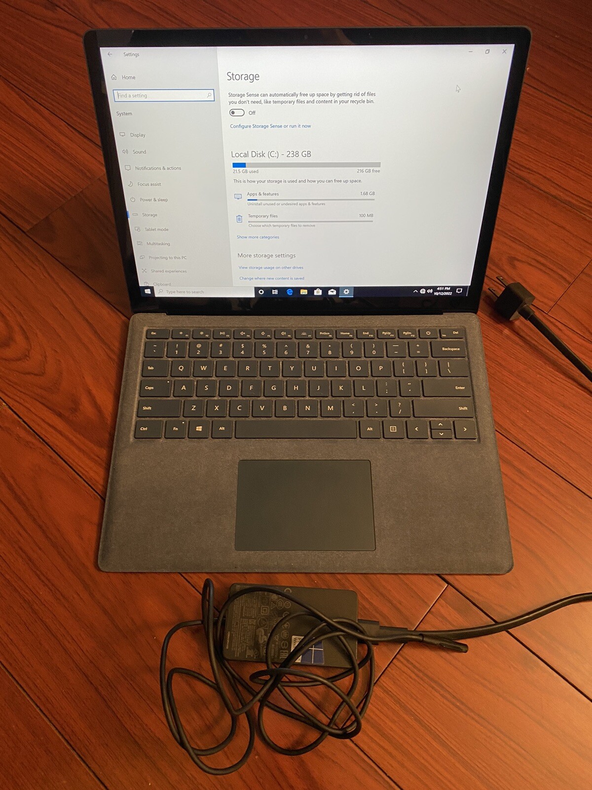 Microsoft Surface Laptop 13.5″ (256GB SSD, Intel Core i7-7660U, 2.50GHz, 8GB…