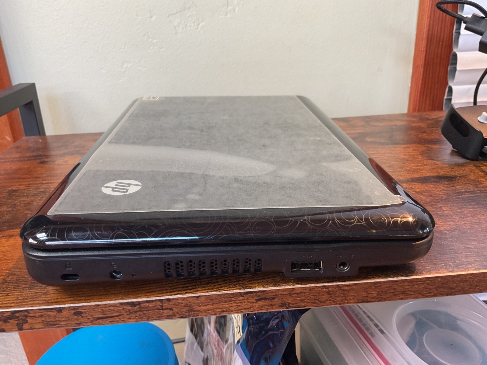 HP Mini 110 Model 1025DX Windows XP w/ Cord Parts only with charger