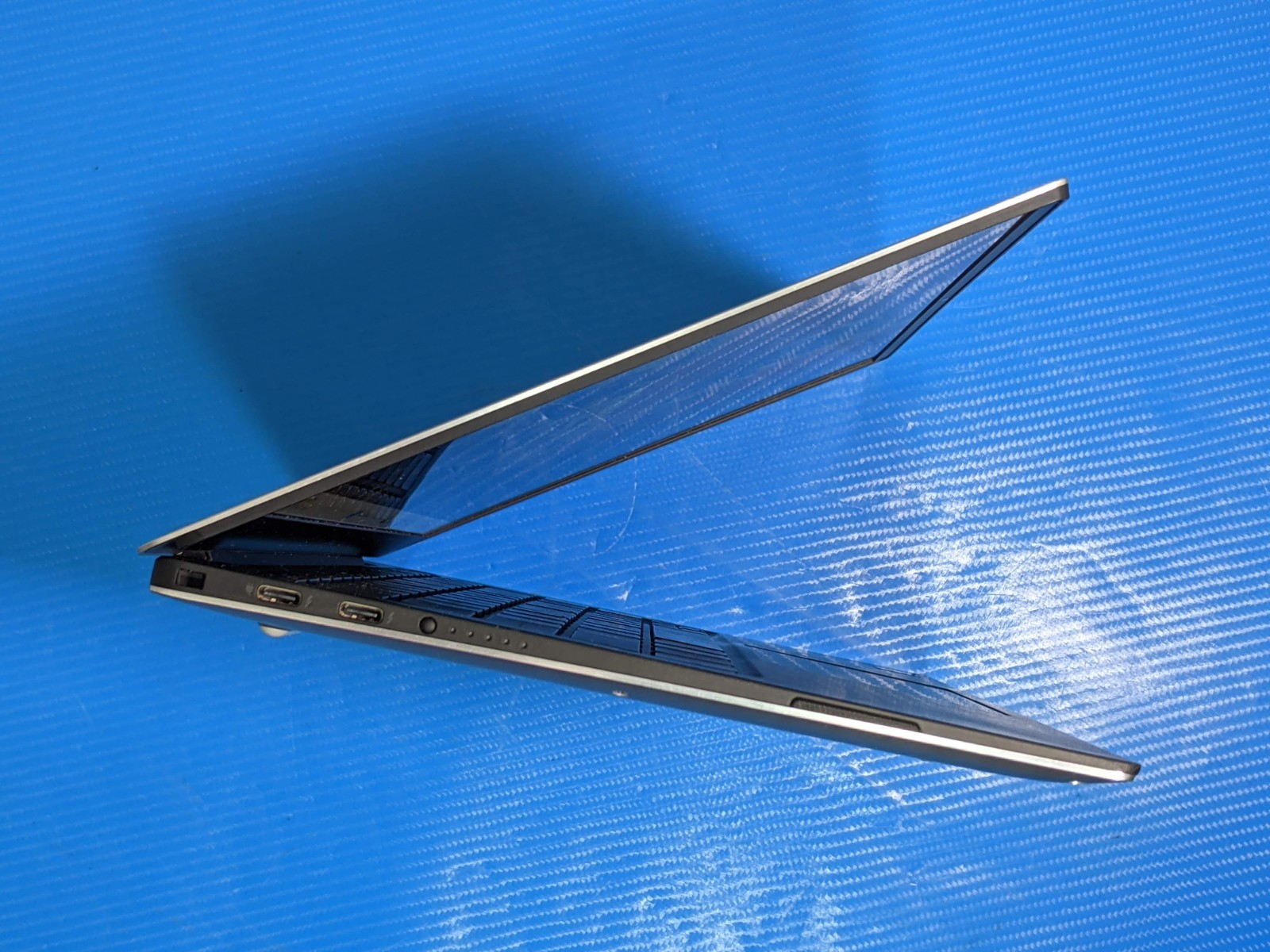 Dell XPS 13 9305 13.3″ FHD Intel i3-11th Gen 3GHz 8GB 256GB Win11Home +Charger