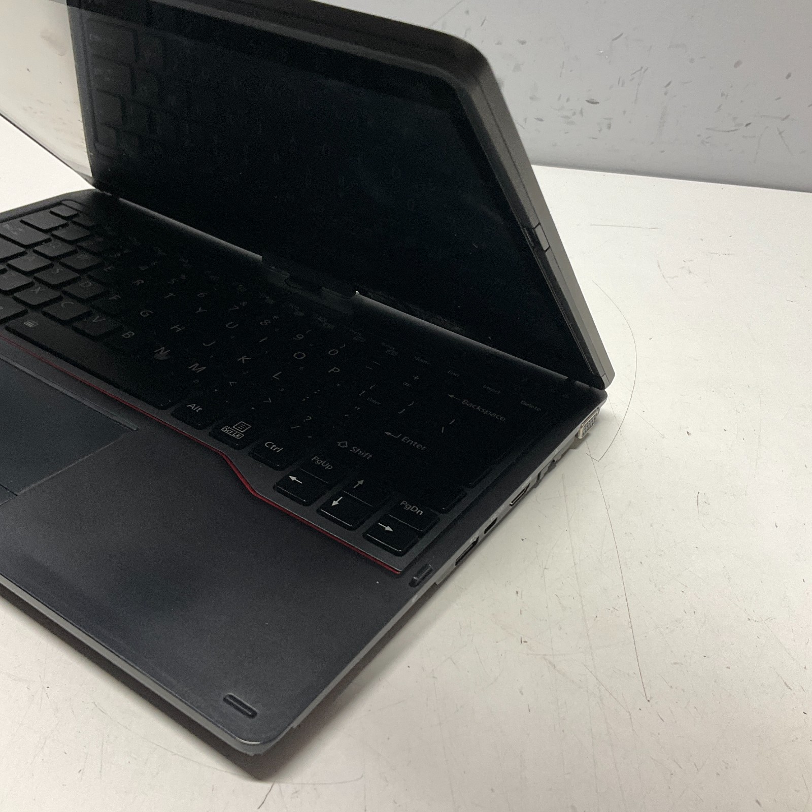 Fujitsu Lifebook T939 Laptop Intel Core i5-8265U @ 1.60 GHz 8GB 256GB SSD NO BAT