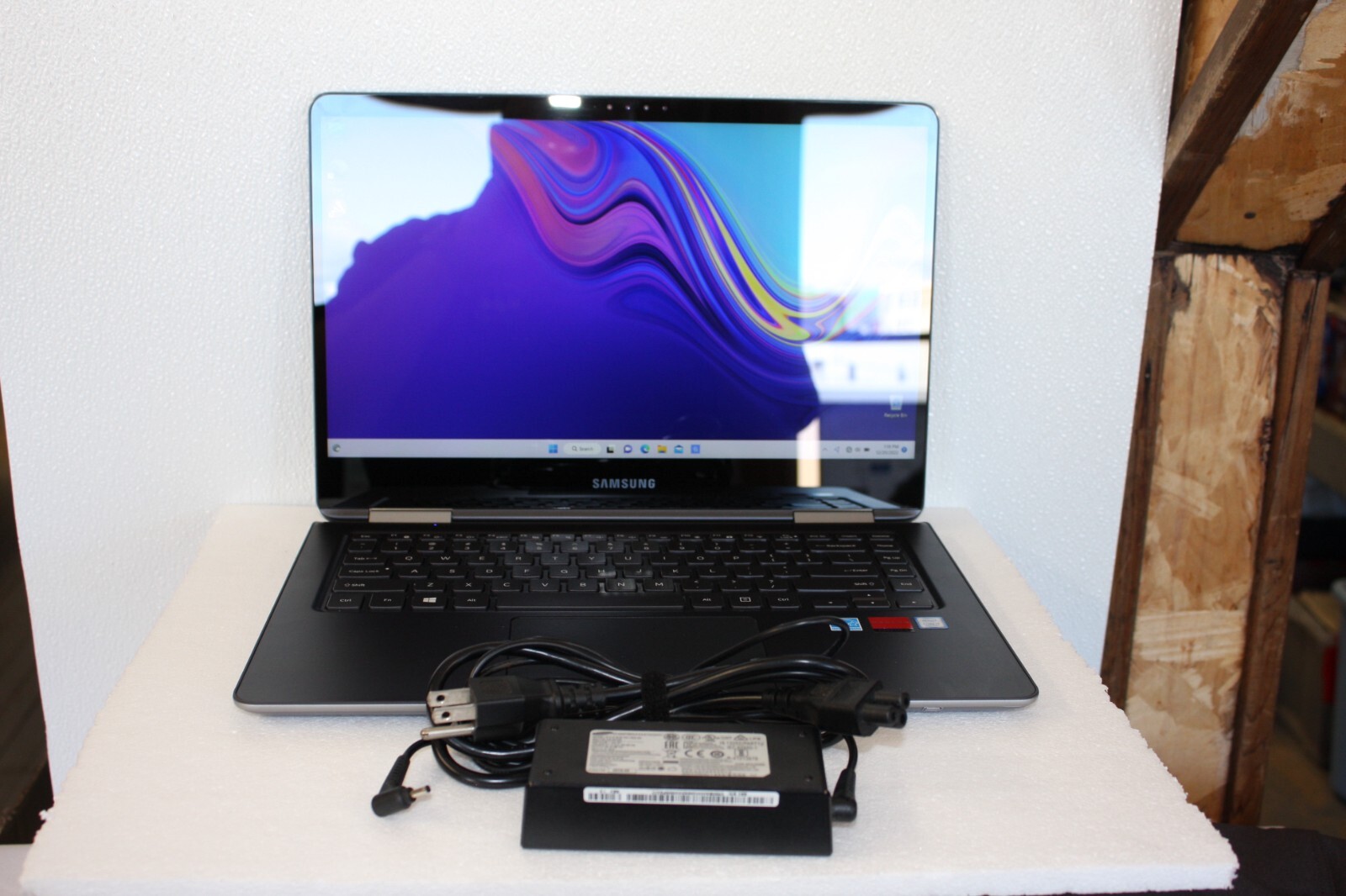 Samsung Notebook 9 Pro 940X5NE Intel Core i7 8550U / 1.8 GHz – 256SSD-16GB Ram