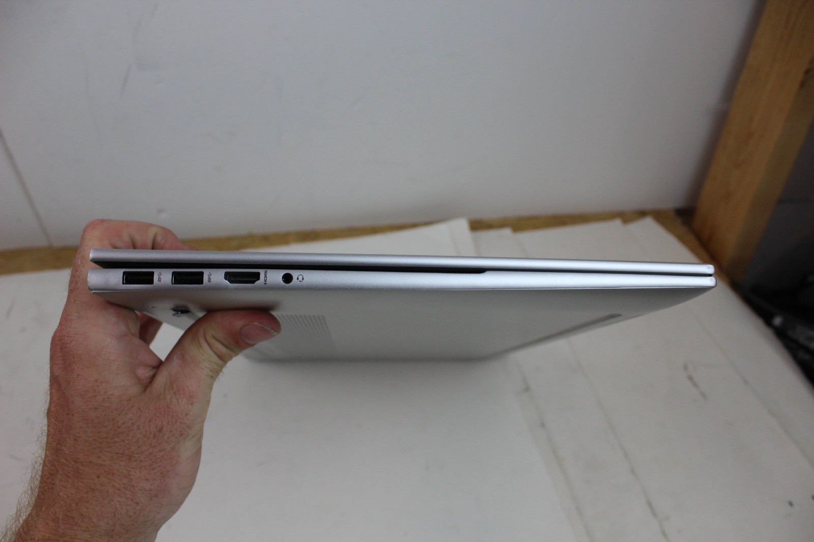 AS IS PARTS HP Envy 17-CR0013DX 17.3″ i7-1260P 8GB RAM NO HDD