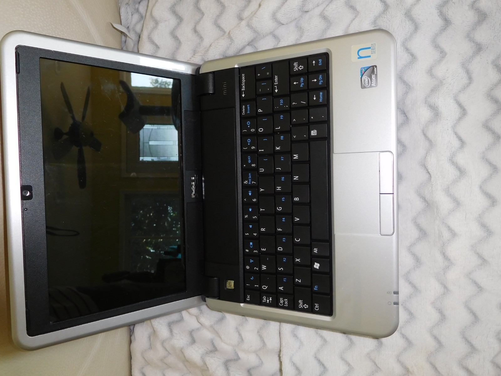 Dell Mini Inspiron 910 — Parts?