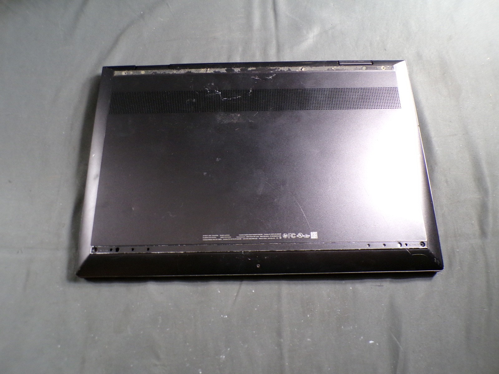 HP ENVY X360 AMD RYZEN 5 2500U 8GB RAM **NO HD/ NO CADDIE/ NO OS/ NO CHARGER ***