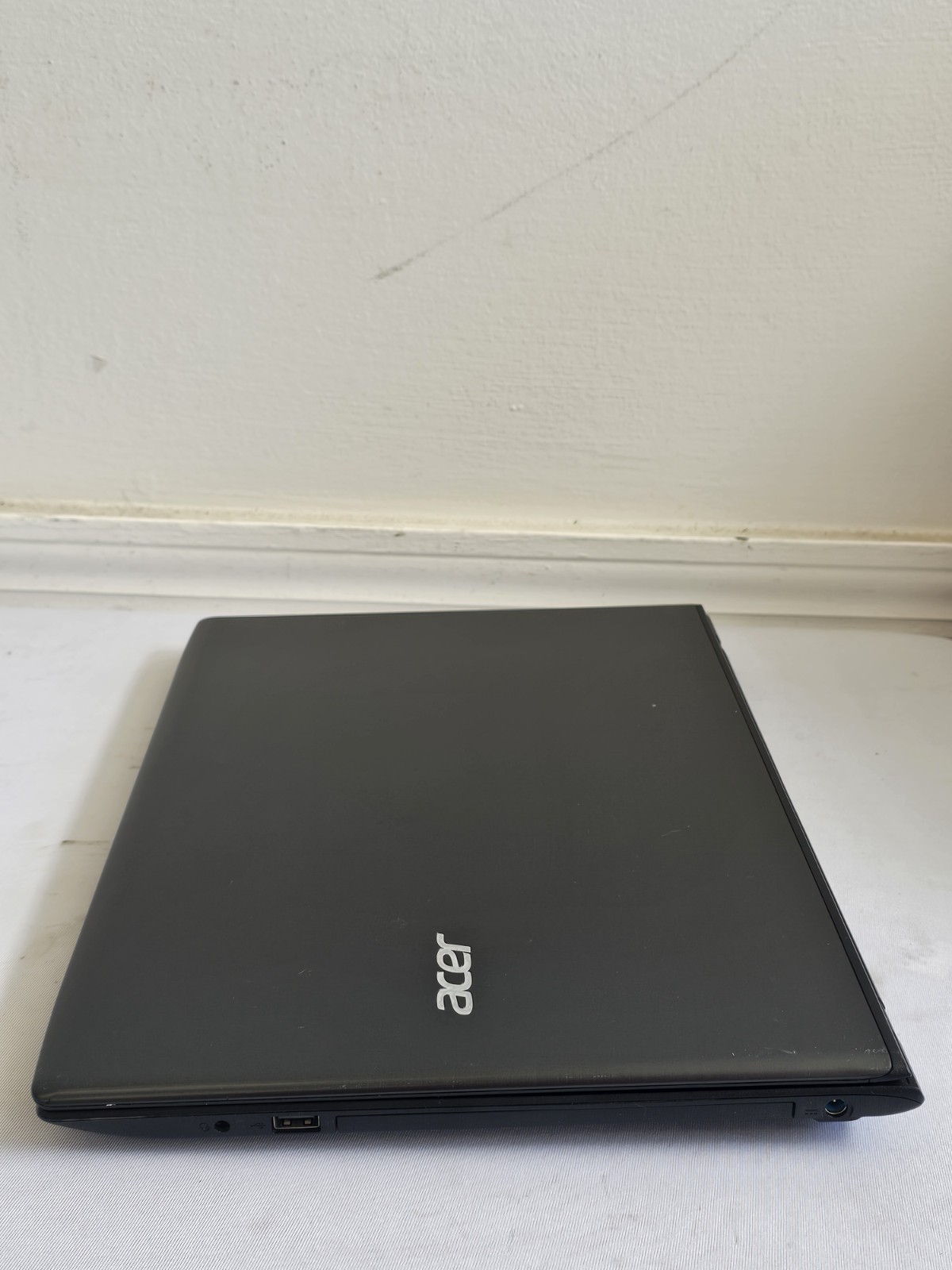 Acer Aspire E5-575G Laptop – Intel i5 Gen 7 – 8GB RAM – 256GB SSD BAD BATT READ