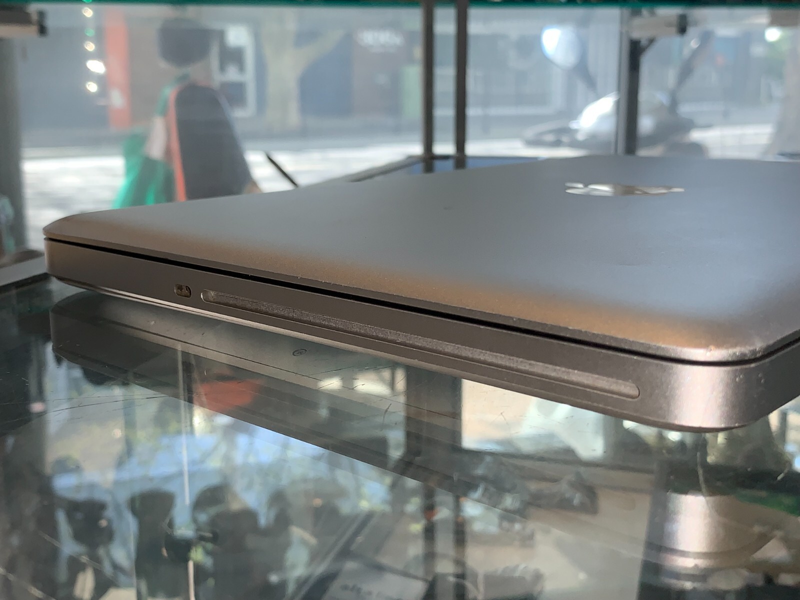 APPLE MACBOOK PRO (MD313LL/A) 13.3 / LATE 2011 / 500 GB HDD / 4GB RAM – CORE I5