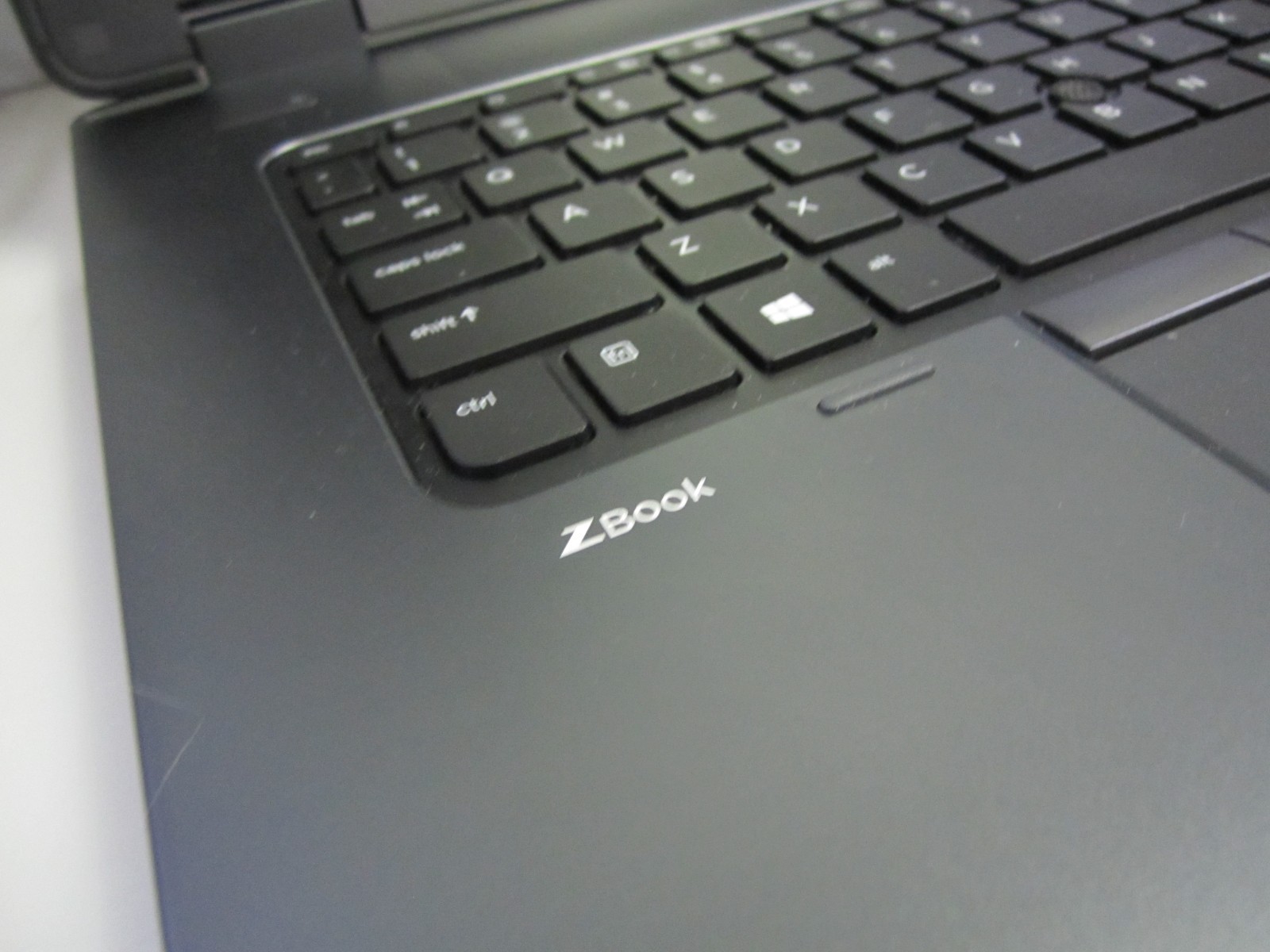 HP ZBook 17 G2 i5-4310M 2.70GHz 16GB 256GB LAPTOP NO OS/BTRY READ DESCRIPTION