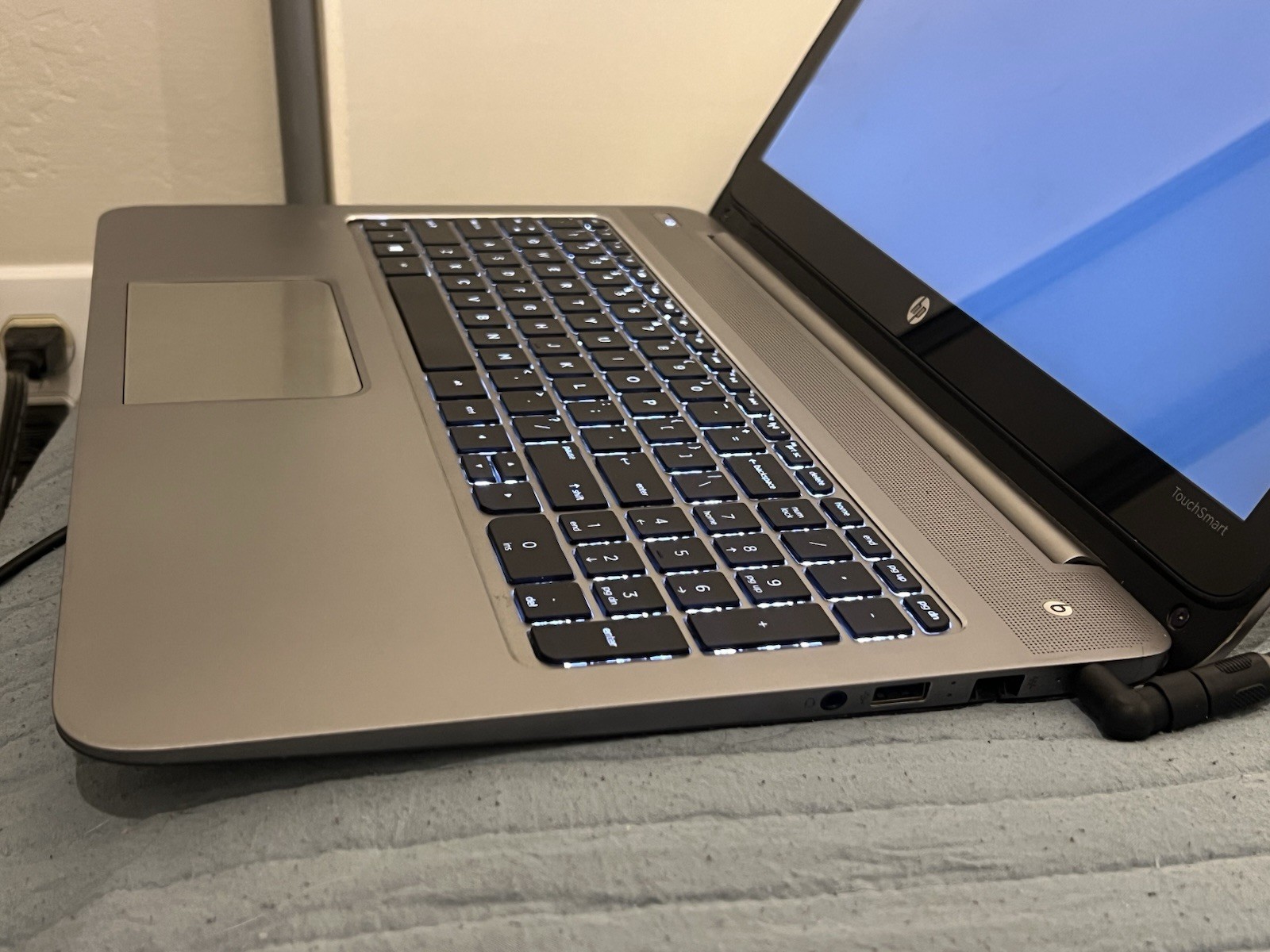 HP envy TS m6 sleekbook AMD A10-5745M Touch Screen XE500C13 700gb Storage Read